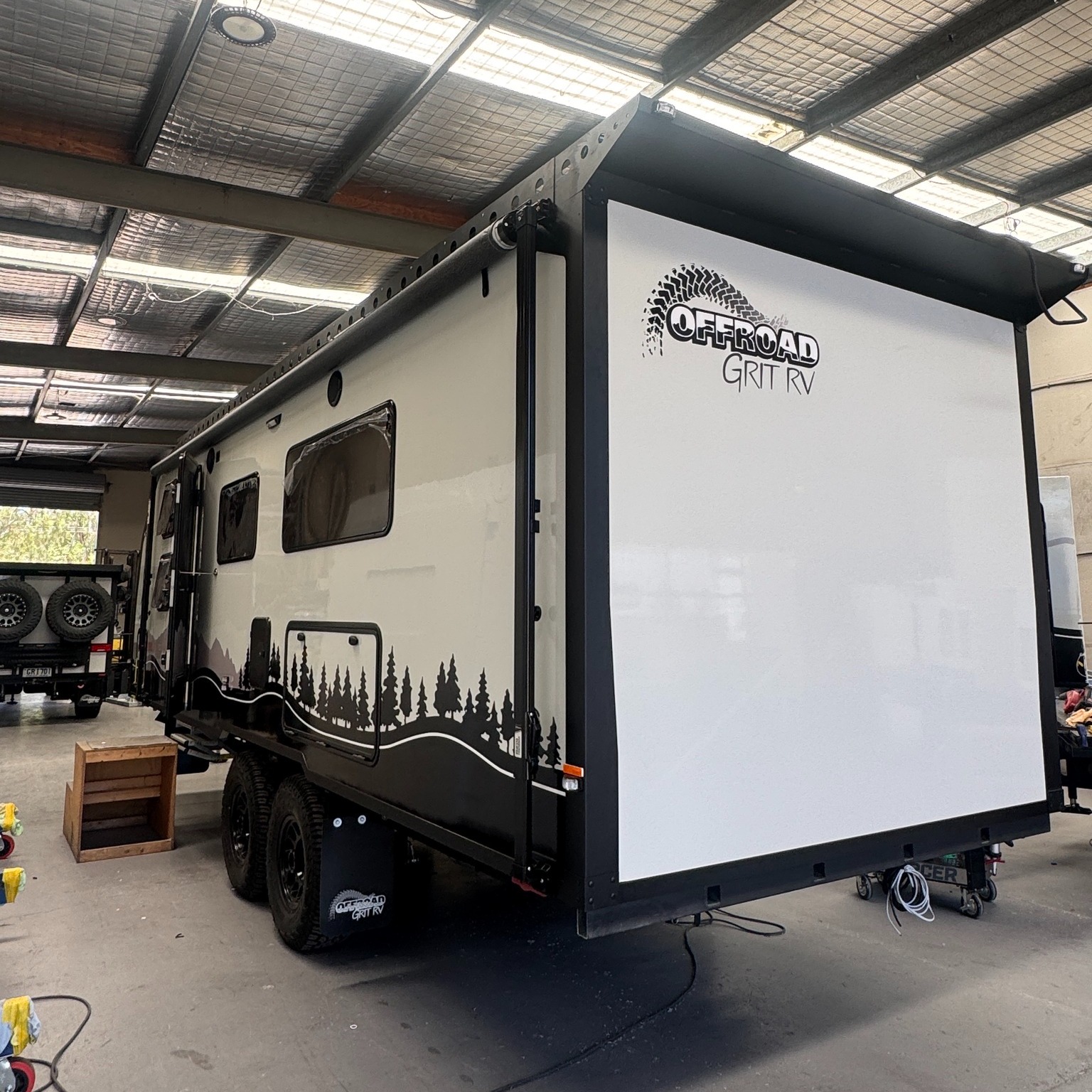 Friday Fit Outs 👇
👉 GRIT030 – This build is getting very close! It’s now in the final cupboard fit-out and fit-and-finish stage.
👉 GRIT031 – Another massive week on 031. Internal overhead cupboards are now fitted, the external capping has started, and the decals are on.
👉 GRIT032 – Flooring is down and cabinetry prep is underway, ready to be fitted.
We also received another shipment of panels from our mates at @linkcompositesau for the next build in line!
Two weeks to go until Christmas shutdown — no slowing down just yet!
#OffroadGritRV #CaravanBuilds #AussieCaravans #CaravanLife #FridayFitOuts #GRIT030 #GRIT031 #GRIT032 #AustralianMade #OffroadCaravan #CaravanManufacturing #LinkComposites #BehindTheBuild #CaravanIndustry #AdventureReady