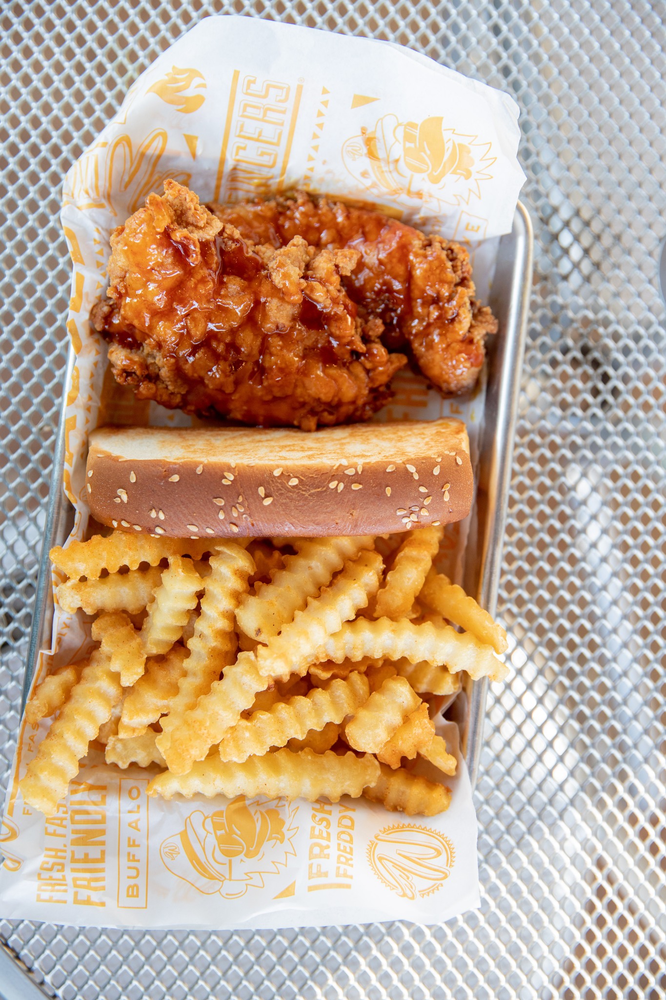 😎😋 Grab fresh, jumbo buttermilk fried chicken fingers covered in your favorite signature sauce! What's your go to sauce flavor?!?!