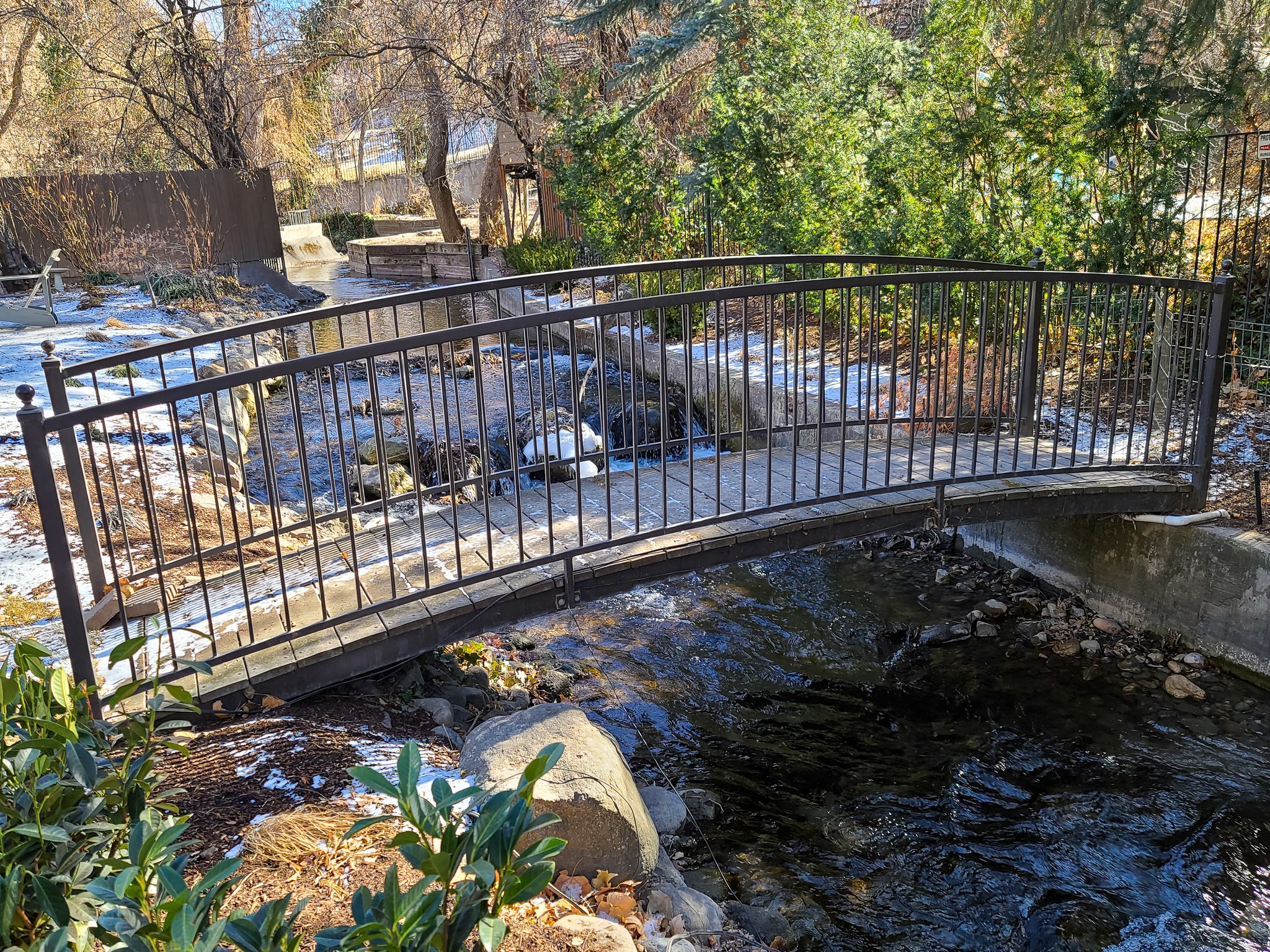 Elevate every crossing. Our railings add safety and charm to every bridge.
#railing #bridge #handrail #metaldesign #fabrication #architecture #utahdesigner #utahhomes #utahcustomhomes #BackyardDesign #OutdoorRenovation