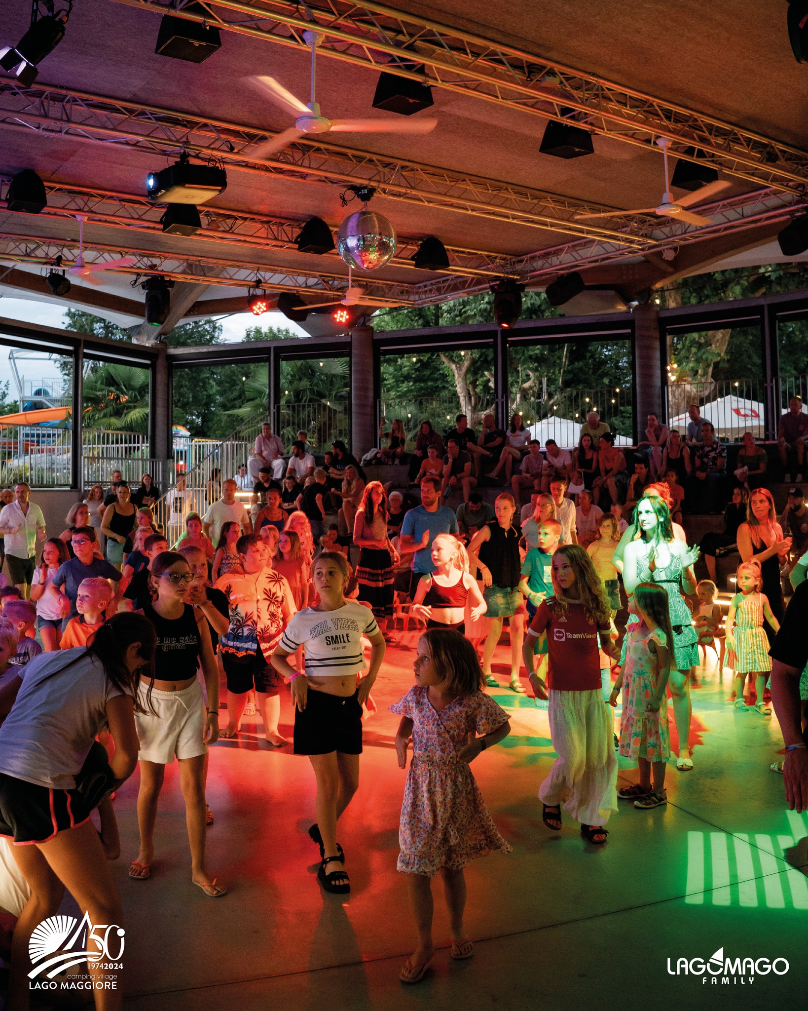 Che il nuovo anno sia un’esplosione di gioia, avventure e momenti felici! 🎆
Noi siamo pronti ad accogliervi con nuovi sorrisi, nuovi ricordi da creare e lo spirito di sempre: quello che rende il Lago Maggiore un luogo da vivere, non solo da visitare.
Buon anno a tutti voi ✨
Che sia luminoso, divertente e pieno di emozioni da condividere insieme.
🇬🇧 May the new year be an explosion of joy, adventures, and happy moments! 🎆
We’re ready to welcome you with fresh smiles, new memories to create, and the same spirit that makes Lake Maggiore Camping Village a place to live, not just to visit.
Happy New Year to all of you ✨
May it be bright, fun, and full of emotions to share together!
🏕 @lagomag
🌈 @lagomagofamily
🌳 @camping_eden
🏖 @italialido
#CampingVillageLagoMaggiore #CampingLagoMaggiore #LagoMago #lagomagofamily #campinglagomaggiore #campeggiolagomaggiore #italiancamping #lakecamping #italianvacation #lakemaggiore #camping #lagomaggiore #travel #italianholiday #italianvacation #relax #piedmont #piemonte #laghiitaliani #italianlake #italianfood #ristorante