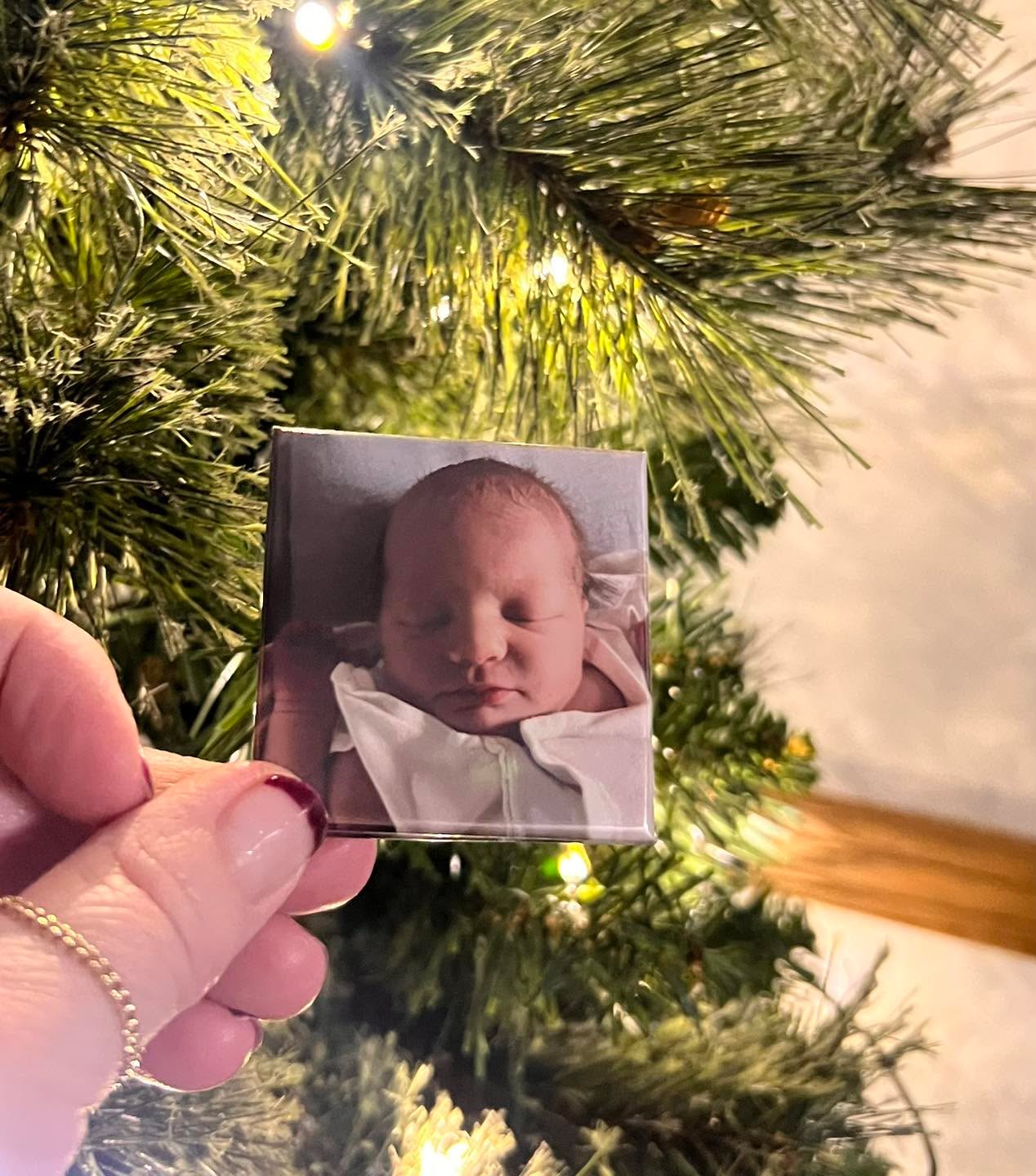 This Christmas, surprise your favorite people with a gift that’s personal, meaningful, and made just for them.
📸 Family Memories
🎁 Sticking Stuffers
🏫 Lockers & Office Boards
🧰 Toolboxes
🏠 Fridges & Home Displays
❤️ Thoughtful sentimental gifts that last
DM me or Order Here:
https://www.fusedforeverlyjewelry.com/custom-photo-magnets
#fusedforeverlyjewelry #ozaukeecounty #smallbusiness #permanentjewelrybusiness #permanentjewelry #CustomKeepsakes #HolidayMagnets #PhotoMagnets