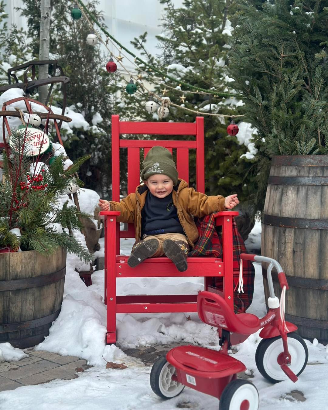 We have a fun photo op area if you’re looking to grab a quick pic when you get your tree!
We’re open 9-5 today!
#gardencenters #gardencenterlife #gardencenter #stcharlesillinois #genevaillinois #bataviaillinois #sugargroveil #oswegoil #stcharlesil #auroraillinois #genevail #oswegoillinois #bataviail #sugargroveillinois #aurorail