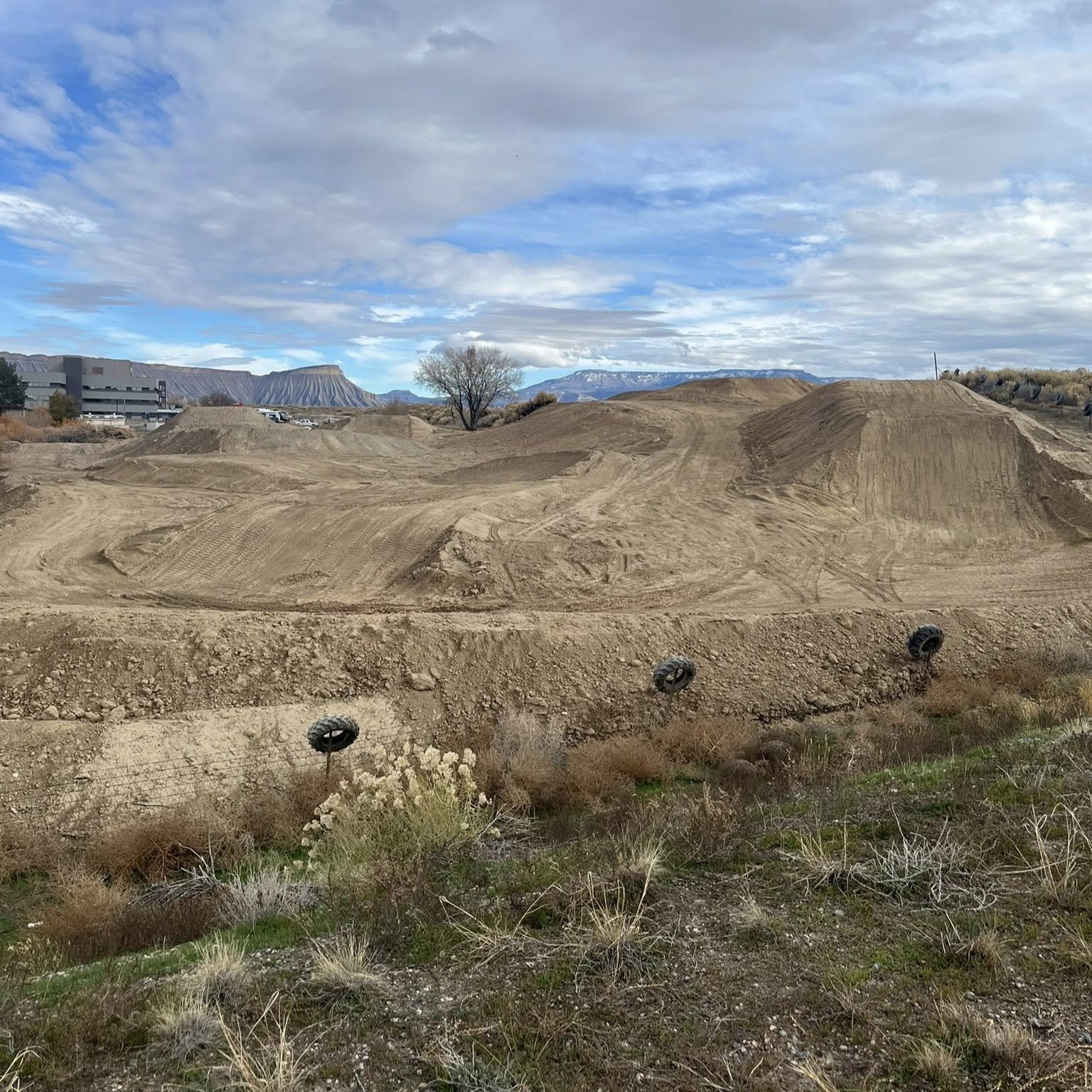 ✨ ADAC x LAKE RACING MX SCHOOL — OFFICIAL PARTNERSHIP ANNOUNCEMENT ✨
Big news for our Western Colorado moto community… and it’s a GOOD one.
Adrenaline Driven Adventures is excited to announce a new training partnership with Jordan Lake of Lake Racing MX School — bringing his racing knowledge, structure, and next-level coaching right here to our Grand Junction training track. 🏁🔥
Beginning this season, Jordan will be collaborating alongside the Adrenaline Driven MX Team, including:
• Lewis Baker
• Shane Willms
• Tanner Willms
• Moto Momager Kelli Baker
Together, we’re building a program focused on developing confident, skilled, safety-minded riders from the ground up — and giving racers the tools they need to elevate their performance on race weekends.
WHAT THIS MEANS FOR OUR RIDERS:
🏁 On-Track Rider Training
Structured coaching, technique development, line choice, race strategy, and more — taught through proven race-program methods.
🔧 Weekend Parts & Service Support
Need a quick fix? Parts? Tires? A last-minute adjustment before motos?
We’ve got you covered right at the facility.
💥 A Training Environment Built for Progress
A dedicated track, professional instruction, and a supportive moto community that wants to see every rider win.
THE FUTURE OF LOCAL MOTO JUST LEVELED UP.
We’re excited. Motivated. And ready to push the next wave of riders to their full potential — whether they’re just starting out or chasing podiums.
📍 Grand Junction, Colorado
📅 Training dates + sign-ups will be announced soon!
📲 Turn on post notifications so you don’t miss it.
Let’s ride. Let’s grow. And let’s build something legendary for Western Colorado. 🤘🔥
#ADAC #LakeRacingMXSchool #ADMX #MotoTraining #WesternColoradoMoto