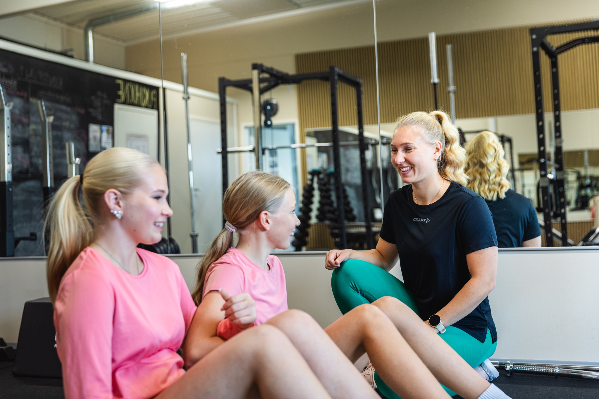 Kolla vilka fina bilder! 😍📸
@fridalonnroosphotography har sett till att jag har bilder som jag kan använda för Fysio Victoria. Det gör så mycket för intrycket av en hemsida eller sociala medier om man har bilder av bra kvalitet. Tack Frida!💚
Tack även till de som ställde upp på att vara med på bilderna!🤸♀️
Den här veckan har jag ännu två lediga fysioterapitider. Passa på att boka!🤝
✨✨✨✨✨✨✨✨✨✨✨✨✨✨✨✨✨✨
Katsokaa miten ihania kuvia! 😍📸
@fridalonnroosphotography huolehti siitä, että minulla on upeat kuvat Fysio Victoriaa varten. Laadukkailla kuvilla on valtava vaikutus sekä nettisivujen että somen ilmeeseen. Kiitos Frida! 💚
Iso kiitos myös teille, jotka suostuitte mukaan kuviin! 🤸♀️
Tälle viikolle minulla on vielä kaksi vapaata fysioterapia-aikaa. Käy varaamassa omasi! 🤝
#lastenfysioterapia #barnochungdomsfysioterapi #fysioterapi #Fysioterapeut #fysioterapia #fysioterapeut #fysioterapeutti #FysioVictoria #akupunktur #akupunktio #rehab #harjoittelu #kuntoutus #hyvinvointi #massage #hälsa #välmående #hieronta #träning #terveys