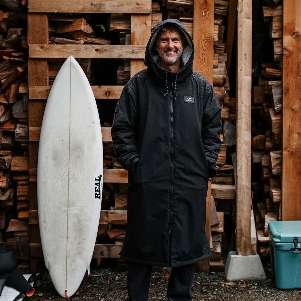 'tis the season for staying warm and enjoying the cold water 🌊
📸 1 Slowtide All Weather Poncho
📸 2 Slowtide All Weather Poncho
📸 3 Slowtide Changing Poncho
📸 4 Red All Weather Parka