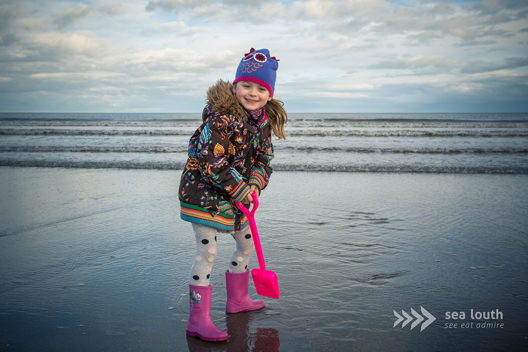 Winter wellies and sandy smiles 💕👣
There’s something magical about Port Beach in every season – but winter brings its own kind of joy! Fresh sea air, space to roam, and the simple pleasure of digging for treasure in the sand… even with your hat and coat on!
This quiet stretch of beach in County Louth is the perfect spot for little explorers and family strolls. And if you're collecting your Sea Louth passport stamps, be sure to tick this beauty off your list too 🌊✨
#SeaLouth #IrelandsAncientEast #KeepDiscovering #See #Eat #Admire #PortBeach #WinterByTheSea #VisitLouth #FamilyDaysOut