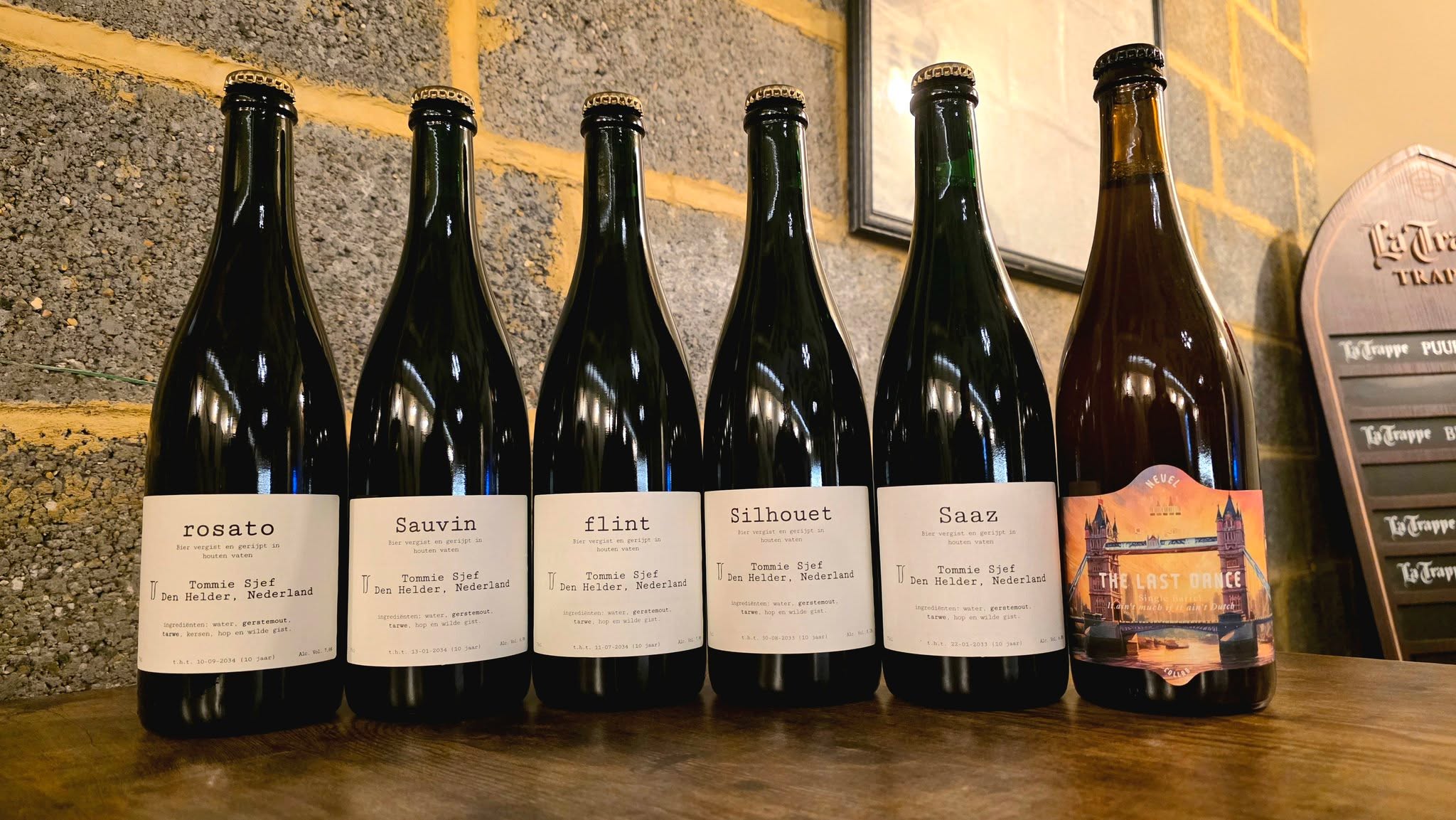 Thrilled to have this impressive flight from Tommie Sjef (Den Helder, NL). Known for his incredible artistry with mixed fermentation and unique flavor profiles. If you haven't explored the world of Dutch craft beverages beyond the usual, you are seriously missing out!
Featured: rosato, Sauvin, flint, Silhouet, and Saaz. And on the far right, we have the magnificent The Last Dance from Nevel Brewery—another Dutch powerhouse pushing the boundaries of wild and farmhouse ales. What a stunning lineup of Dutch innovation!
#Netherlands #DutchCraftBeer #MixedFermentation #TommieSjef #Nevel #BeerArt #CraftBrewing