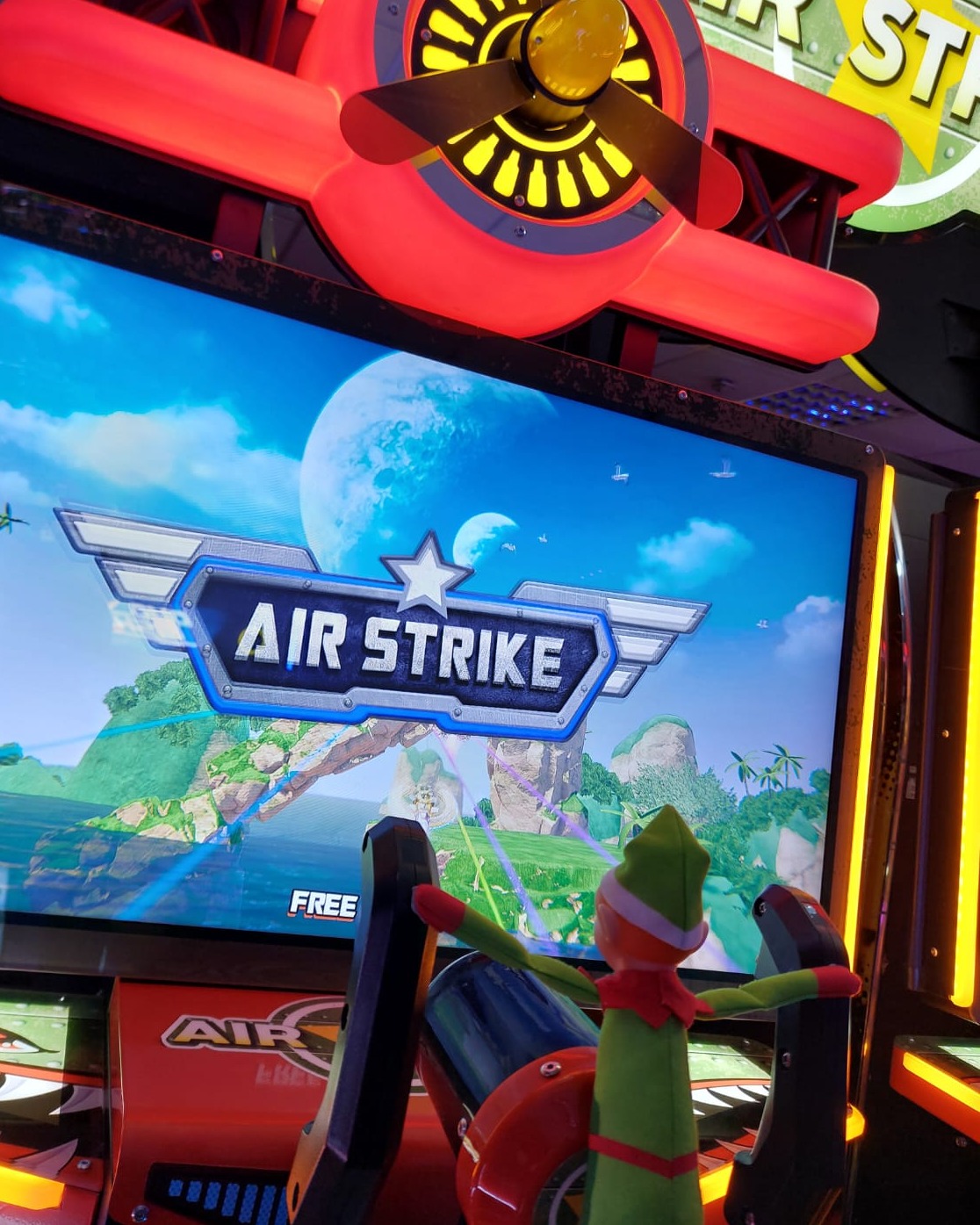 The elves have been busy... but of course, they had to squeeze in a game or two!
Find out what they've been up to on Saturday at 10am with our special announcement! 🤫🎁
#highscore #highscorearcades #arcadegames #arcade #arcadegame #thingstodo #daysoutwithkids #gamer #retrogamer #sega #familydayout #retrogaming #arcademachine #thingstodoinfarnborough #thingstodoinsouthampton #thingstodoinnewbury #thingstodoinswindon #swindon #thingstodoinpoole #poole #thingstodoinbracknell #bracknell #thingstodoinnewport #newport #thingstodoinworcester #worcester