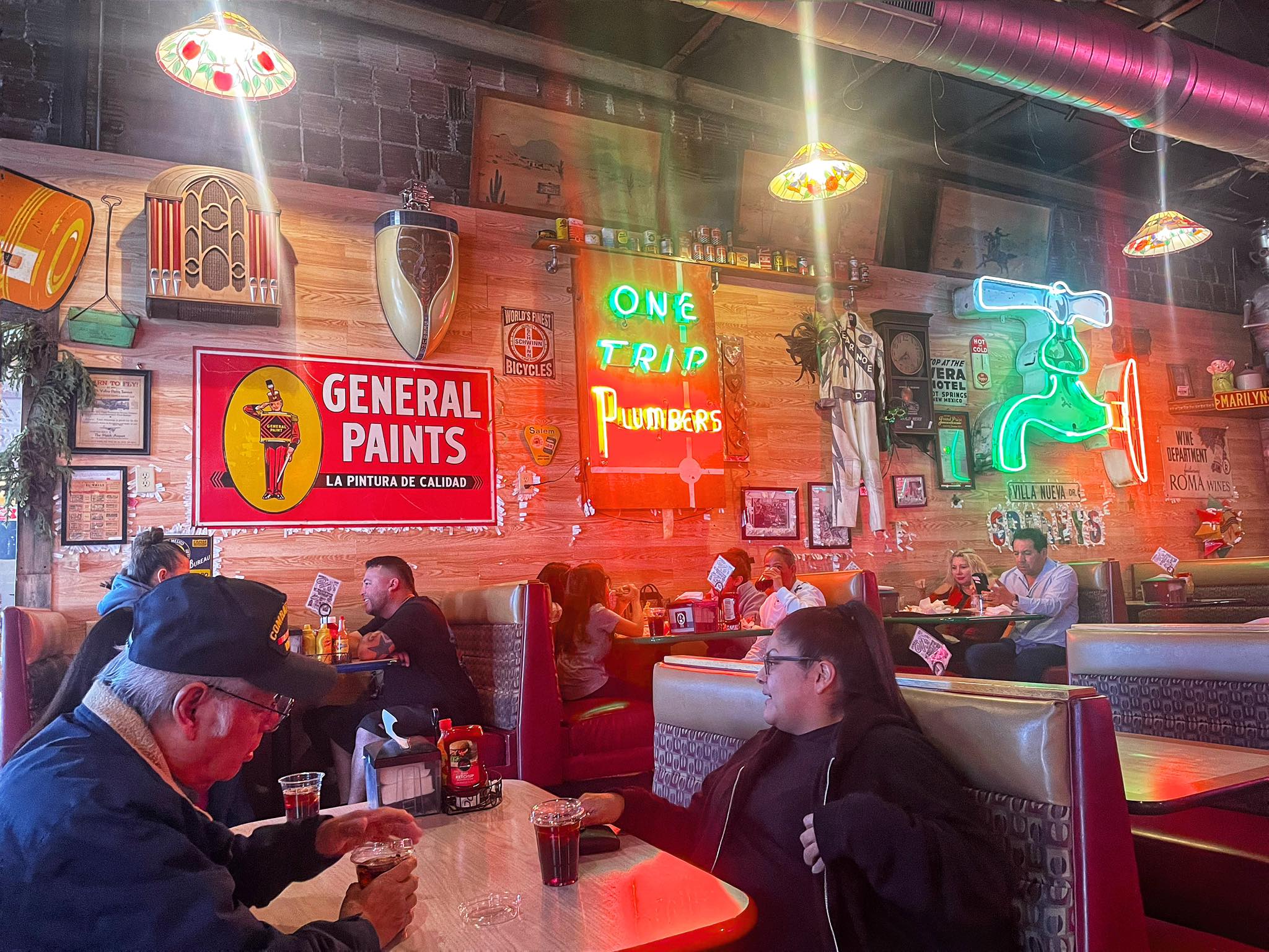 On my way north to Socorro, I had to stop in Hatch for some shopping and lunch. Great food and vibe at Sparky’s!!!
.
Photograph What You Feel
Iphone12
Processed with Snapseed
.
#newmexicotrue #hatchgreenchile #newmexico_igers #backroads #exploremoreً