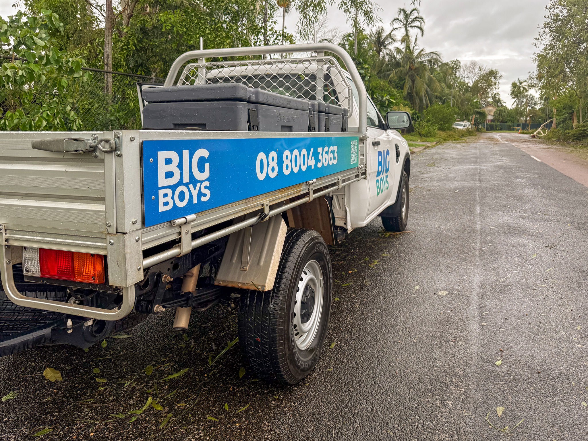 No cyclone can slows down the Big Boys!