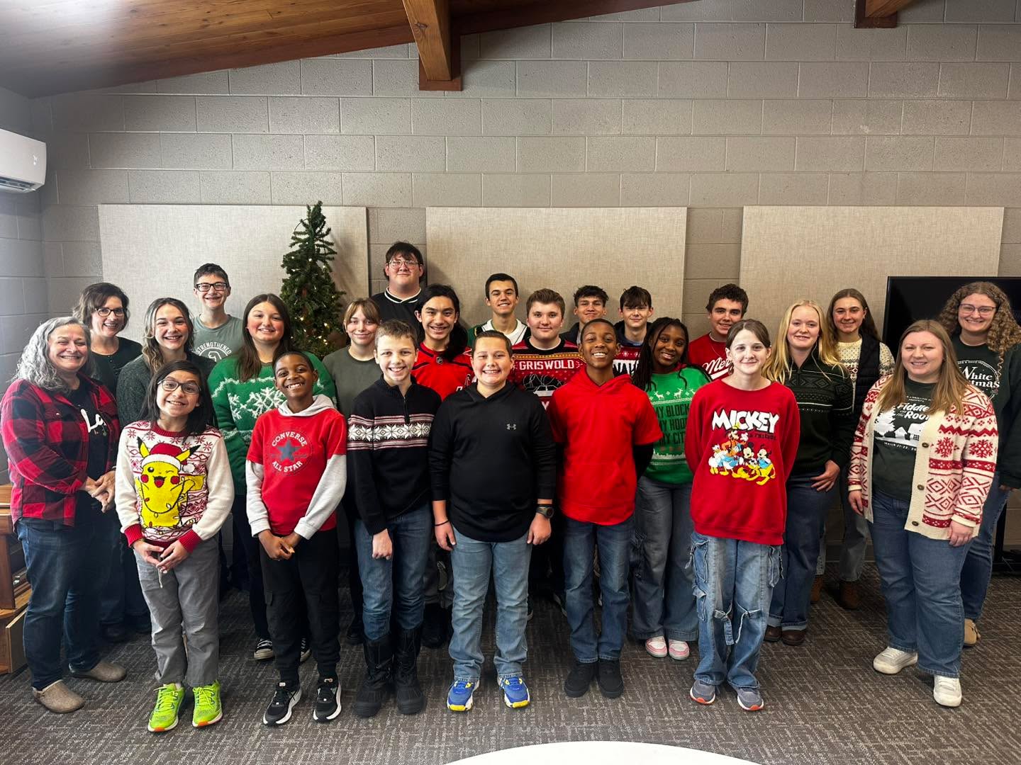This week Northside students dressed in festive Christmas sweaters! In the afternoon the students headed to Howard Park where they explored the physics behind hockey and figure skating, learned how a Zamboni works, investigated ice making technology and enjoyed time on the ice for fun and exercise.