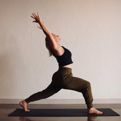 “When you inhale you are taking the strength of God.
When you exhale it represents the service you are giving to the world.”
— B.K.S. Iyengar
This quote inspires Holly’s teaching every single time she steps into the studio.
Breath as strength.
Breath as offering.
Breath as peace.
#IyengarWisdom #YogaQuote #HollyEly #YogaInspiration #EmpoweredAndCalm #PlazaYoga #YogaWisdom #OKCYogaTeachers #connection #plazayogabodywork #PlazaYogaCommunity #christmasyoga