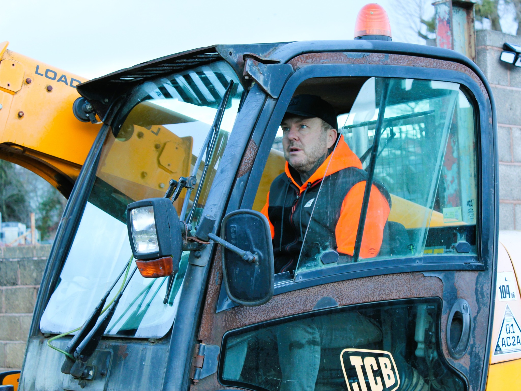 Meet Michael đź‘‹
Owner of Ross Reclamation and usually somewhere in the yard keeping things ticking along.
Michael started Ross Reclamation in 2020 after spotting the need for a local reclamation yard. He’s been around reclaimed materials all his life, learning the trade from his father, and built the yard through steady hard work rather than any fuss.
If you’ve ever rung the yard, there’s a good chance you’ve spoken to him — often while loading stock, sorting materials or heading out on a delivery. He’s not one for the spotlight and prefers to just get on with the job, usually accompanied by a dry sense of humour that catches people out and quietly makes them smile.
Builders and trades trust Michael because he gives honest advice, keeps things simple, and knows his materials inside out. No sales talk — just straight answers and help when you need it.
Pepper may welcome you first, but Michael is quietly behind it all, making sure things are done properly, day in, day out.
#RossReclamation #MeetTheTeam #ReclamationYard
#HerefordshireBusiness #BehindTheScenes #FamilyRun
#ReclaimReuseRestore #ArchitecturalSalvage #YardLife