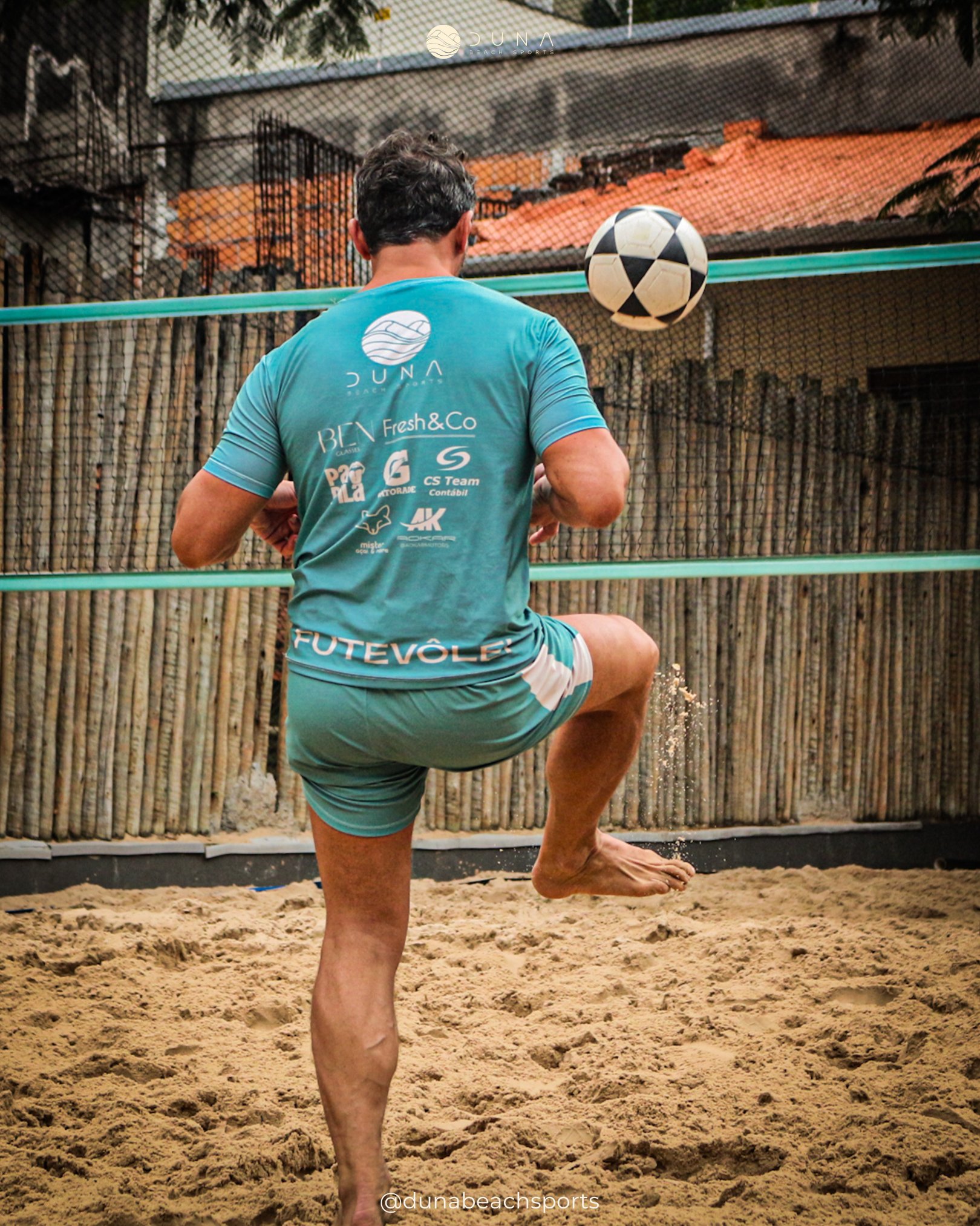 Quem ama futevôlei não pode ficar de fora!
Nossa confraternização promete um dia de muita areia, jogo, diversão e aquela vibe única do Duna.
Garanta seu ingresso no nosso site e venha fechar o ano com a gente!