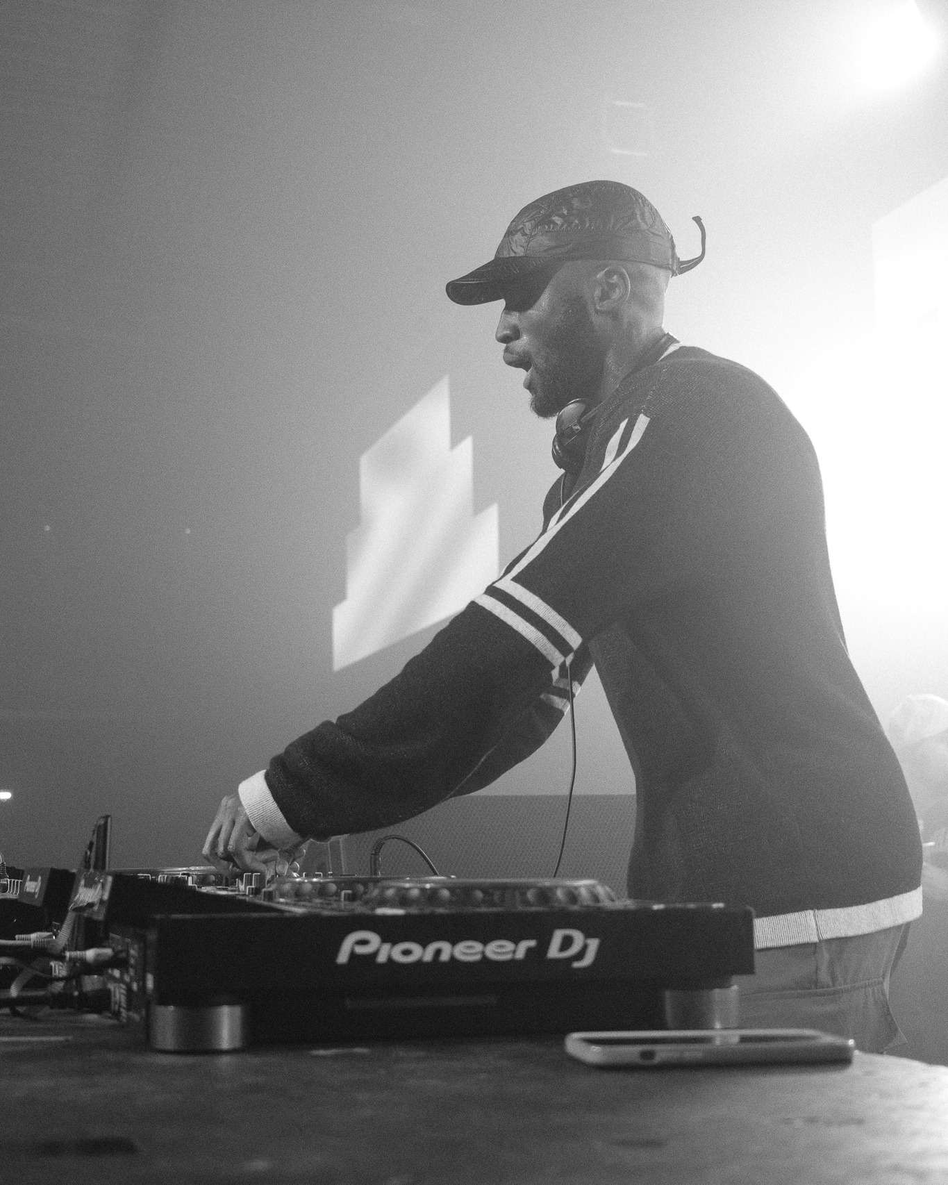 Posted this one a day late because life caught up with me a bit, but it’s up now. I spent Saturday night at Bassline Festival trying to make sense of a room full of fog, colour shifts and moving bodies while learning rave photography the hard way. Nothing about it was easy, which is probably why it stuck with me.
The blog is live if you want to see how it went, what worked, what didn’t, and why I left with tired legs and a memory card full of lessons.
Link: https://www.imacameraguynow.co.uk/post/blog-27-learning-rave-photography
#EventPhotography
#FestivalPhotography
#LiveMusicPhotos
#RavePhotography
#LowLightPhotography
#BasslineFestival
#ImACameraGuyNow
#OneMistakeAtATime