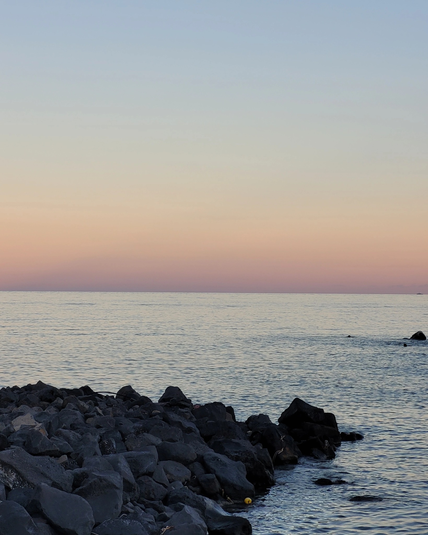 There’s something about Sicilian sunsets.
Where land and sea meet, and time seems to stretch just a little longer. This is the pace guiding our journey.