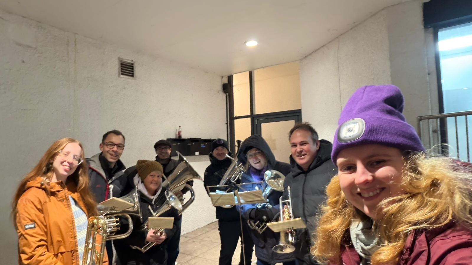A very wet Wantage Dickensian Evening but, of course, the band played on! ๐บ ๐
Here are members of Wantage Band playing outside @waitrose_wantage before heading to the @wantageparish to conclude the evening with more carols!
Well done to all the stall holders for braving the elements and carrying on to keep this festive tradition alive!
#BrassBand #Wantage #Oxfordshire #Christmas
