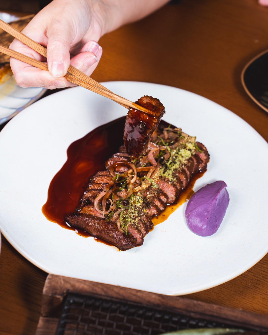 ๐ก๐๐ช ๐๐๐ฆ๐ ๐๐๐๐ฅ๐ง!
A little sweet, a little spicy, very premium.
Lamb loin with sansho lamb jus & sweet potato purรฉe.
Only at Reif Dubai Hills