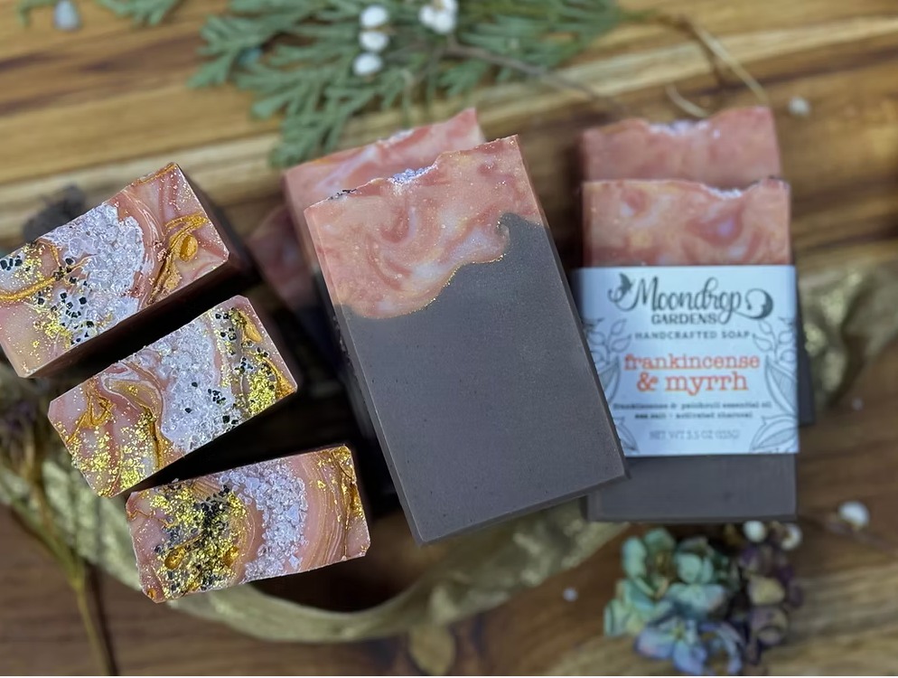 Grab the last of
✨FRANKINCENSE & MYRRH
artfully handcrafted soap
🫧 Earthy. Warm. Timeless.
Dive into a cleansing ritual inspired by ancient luxury — our Frankincense & Myrrh soap blends rich resin-scents of frankincense, myrrh, patchouli, and sandalwood for a grounding, soul-soothing shower or bath.
Time is running out for holiday shipping - get yours today!
This Limited Holiday Collection is available while supplies last!
Use code HOLIDAY2025 for 10% OFF your orders until 12/31
#artisansoap #handcraftedsoap #holidaygiftsets #holiday2025
#handcrafted #soapgifts #skinsosoft #shopsmall #HandcraftedHoliday
#TrendingNow #NaturalSkincare #ColdProcessSoap #HolidaySoaps
#GiftSmall #HudsonValleyMakers