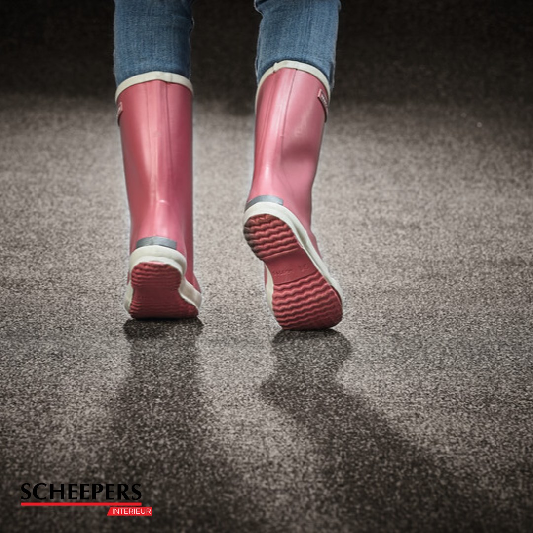 🚪✨ Coral Classic – de schoonloopmat die écht het verschil maakt ✨🚪
Een warm welkom begint al bij de voordeur. Met de Coral Classic schoonloopmatten houd je niet alleen vuil en vocht buiten, maar creëer je ook meteen een stijlvolle entree.
Waarom kiezen voor Coral Classic?
✔️ Topkwaliteit: neemt tot 94% van het binnendragend vuil op
✔️ Duurzaam & slijtvast – ideaal voor intensief gebruik
✔️ Stijlvolle kleuren die passen in elk interieur
✔️ Veilig en comfortabel door antislip- en vochtabsorberende eigenschappen
Of het nu gaat om je hal, bijkeuken, kantoorruimte of winkel: Coral Classic helpt je vloer langer mooi te houden én geeft je ruimte een verzorgde uitstraling.
Kom langs bij Scheepers Interieur en ervaar zelf hoe een mat een groot verschil kan maken.
#ScheepersInterieur #CoralClassic #Schoonloopmat #Interieuradvies #DuurzaamWonen