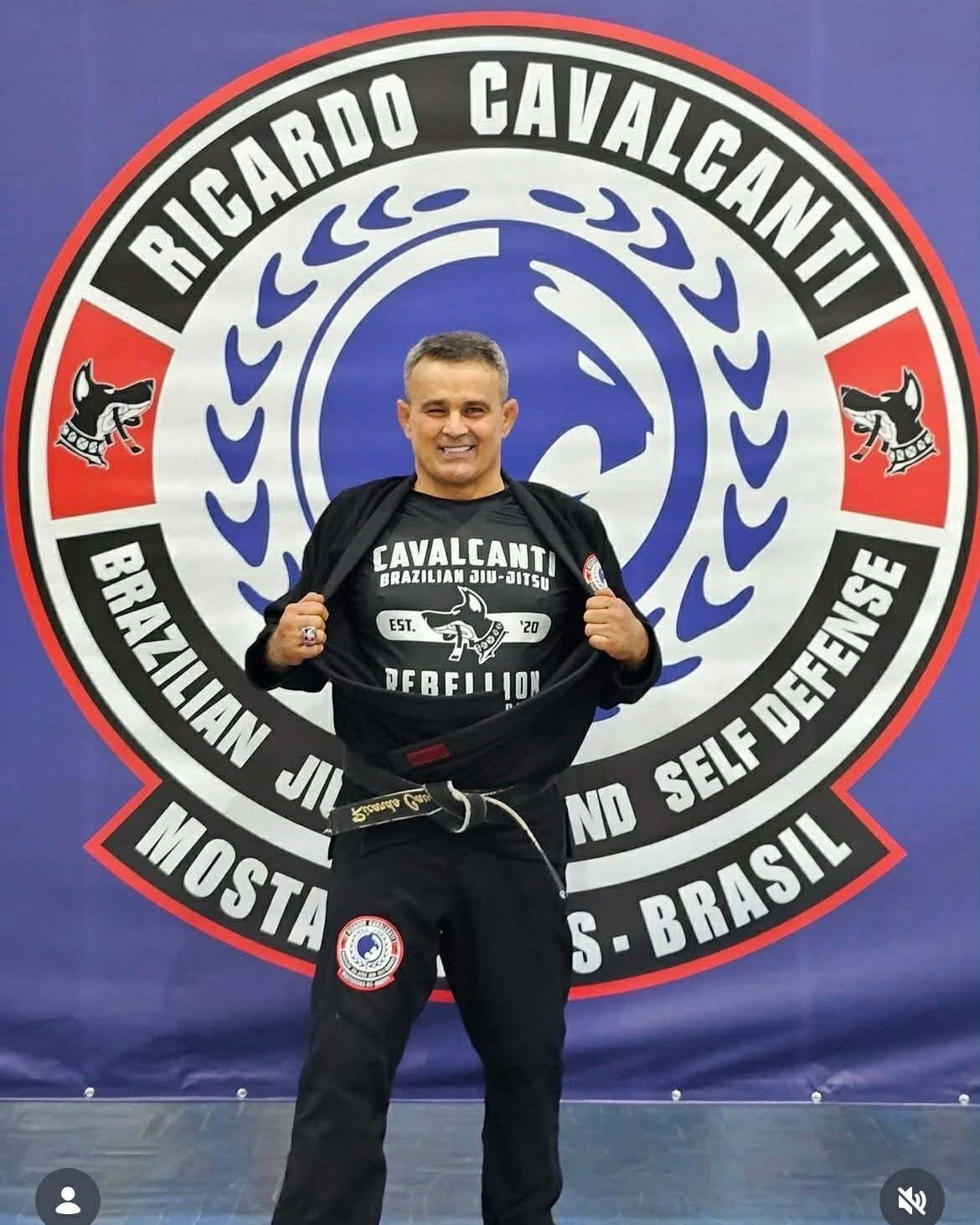 Master Ricardo Cavalcanti sent me this pic of him repping one of our Rebellion shirts at one of his schools in Brazil with a message to all of our students - "Get to training at Rebellion tonight! Nothing more important than jiu jitsu"
Yep, our lead, Master Black Belt is cooler than yours. 😉
Listen to Master Ricardo's advice and join us for classes tonight! Here's today's training schedule:
ADA (BYNG) LOCATION (MONDAY)
Kid's BJJ Fundamentals - 6:00pm - 6:45pm
Adult BJJ Fundamentals - 6:45pm - 7:30pm
Women's Self Defense - 7:30pm - 8:15pm
DUNCAN LOCATION (MONDAY)
Little Kids BJJ Fundamemtals (4-7)- 5:30pm-6:15pm
Kids BJJ Fundamentals(8-12) 6:15pm-7:00pm
Adult BJJ Fundamemtals 7pm-7:30pm
Adult Open Mat 7:30pm - 8:30pm
See you on the mats!
#JoinTheRebellion #RebellionMAOK #CavalcantiBJJ #RCABJJ #SOC #ada #duncan #oklahoma #jiujitsu #grappling #groundfighter #jiujitsufamily #keeplearning #levelup #keepgrowingkeepgoing #jiujitsulifestyle #SonsOfCavalcanti #bjj #brazilianjiujitsu #martialarts #training #selfdefense #striking #blackbeltisjustthebeginning #NOTHINGMOREIMPORTANTTHANJIUJITSU
Ricardo Cavalcanti Academy - Brazilian Jiu Jitsu Cavalcanti Jiu Jitsu International Association Ricardo Cavalcanti @ricardocavalcantiacademy