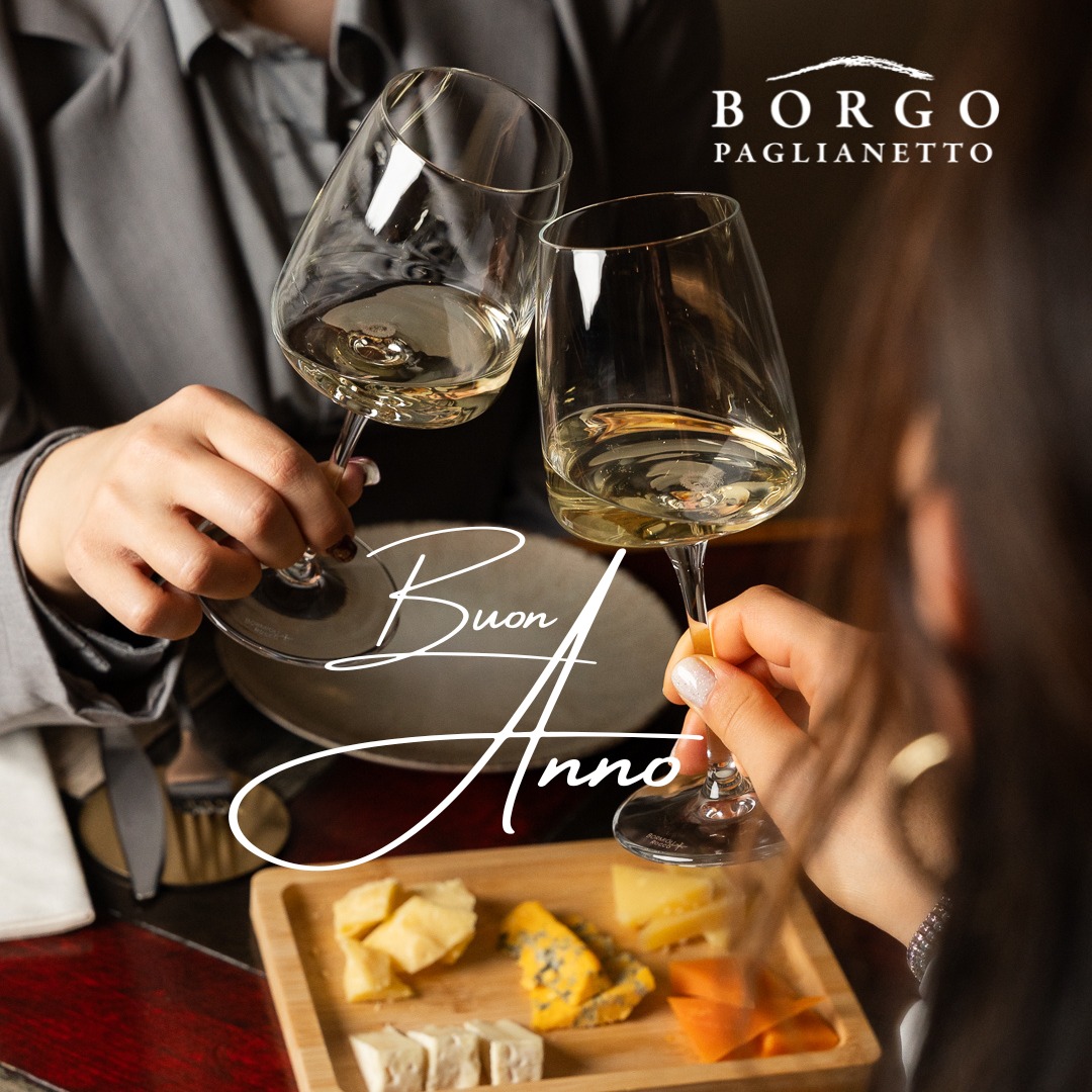 ✨ Buon Anno! ✨
Che il 2026 porti con sé nuovi brindisi: ai successi, alle occasioni felici, alle gioie inaspettate.
Che ogni momento speciale trovi il suo calice, e che il vino Borgo Paglianetto sia il vostro compagno di felicità nelle occasioni più belle.
🥂 Un brindisi al nuovo anno e a tutto ciò che di buono saprà regalarci.
✨ Happy New Year! ✨
May 2026 bring countless toasts to new successes, joyful moments, and unexpected happiness.
May every special occasion find its perfect glass, and may Borgo Paglianetto wine be your companion in all the most beautiful moments.
🥂 Here’s to the new year and all the goodness it will bring.
#borgopaglianetto #verdicchiodimatelica #vinoitaliano #organic #madeinitaly #matelica #winelovers