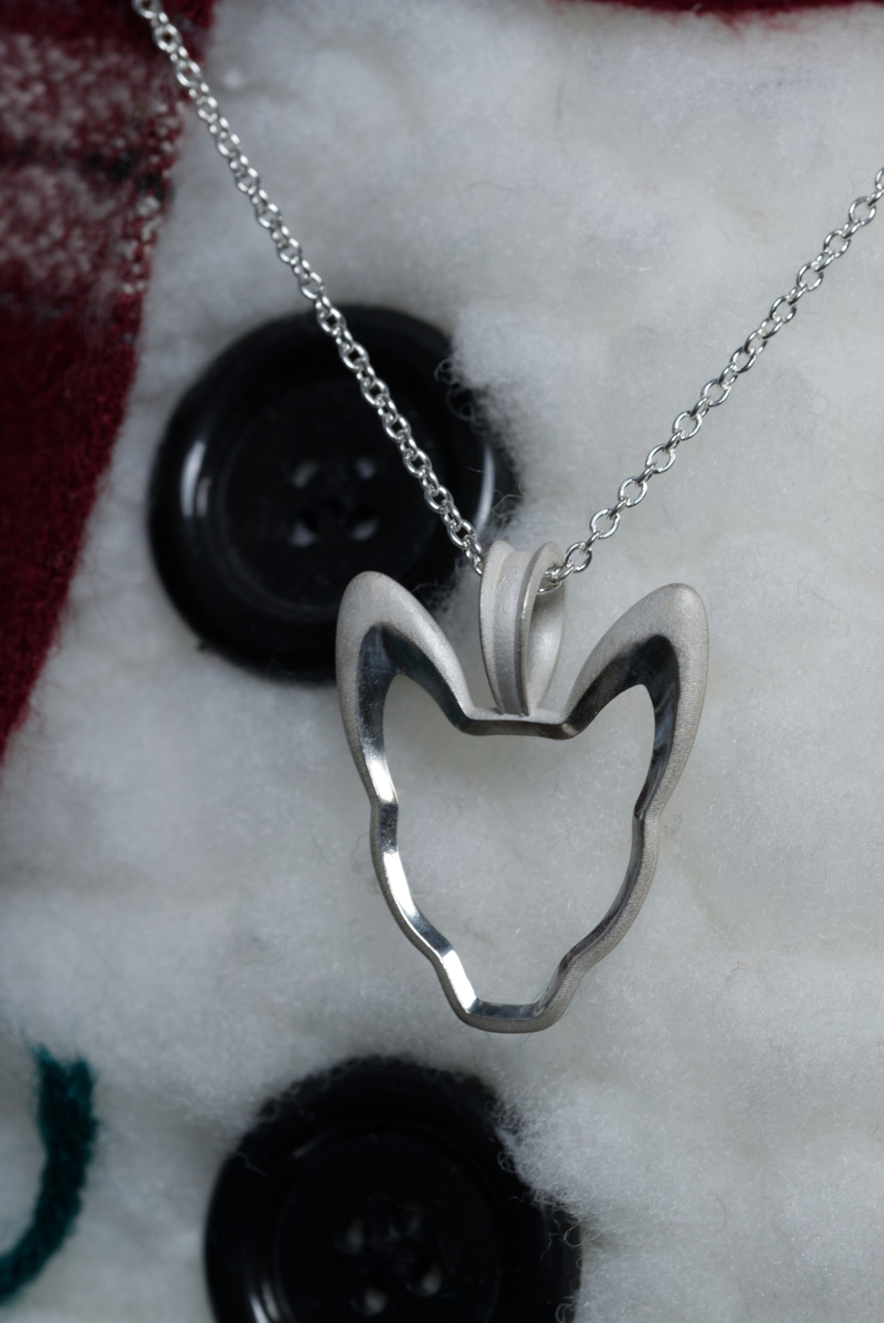 Here’s a closer look at one of my favorite moments from this seasonal photo shoot — a cozy stroll from fall leaves to holiday lights, featuring pieces from the Corgi Collection™ and The Nectar Guardian™ Ring. I loved bringing these designs into warm, festive settings and watching their personalities shine through.
See the full seasonal showcase → https://www.charmingquail.com/post/from-fall-leaves-to-holiday-lights-a-seasonal-corgi-honey-bee-jewelry-showcase