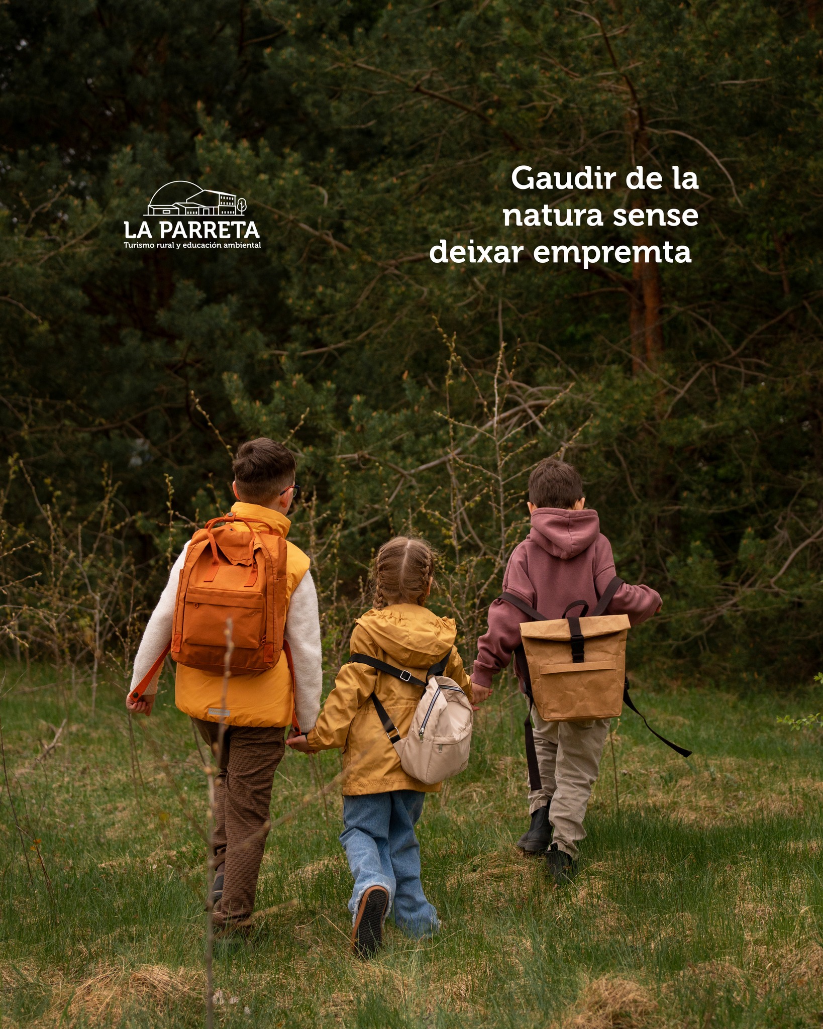 A La Parreta tenim la sort d’estar envoltats d’un patrimoni natural i cultural únic. Per això, quan eixim a explorar, ho fem amb respecte.
🪨 Cuida la pedra en sec: no hi puges ni la manipules.
🌱 Camina per senders marcats: protegim la flora i evitem l’erosió.
🐾 Observa la fauna en silenci: sempre a distància.
♻️ No deixes rastre: tot el que portes, torna amb tu.
Cada petit gest suma.
Cuidem el territori perquè continue sorprenent-nos generació rere generació 💚
#laparreta #alberglaparreta #turismocastellón #vilafranca #turismevilafranca #elsports