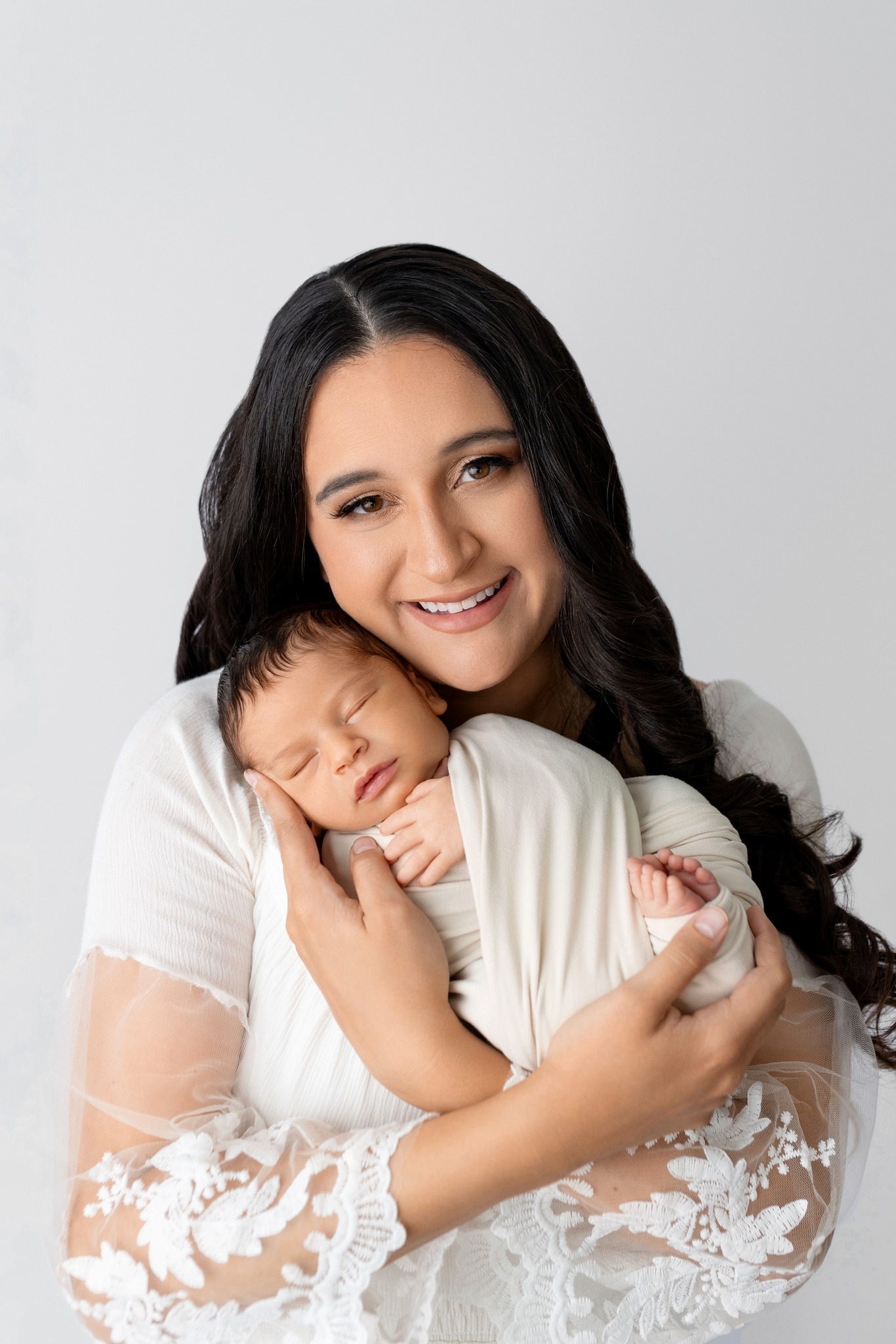 This sweet image deserves a permanent spot in our feed!
.
.
Janellemcdonnellphotography.com
.
.
HMUA : @c@christinevirtuesalonspa