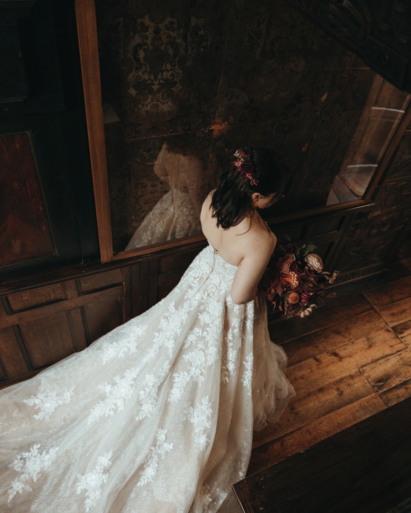 The darkest day 🌑
And from here, the light begins to return ✨
Quiet work is already happening beneath the frozen ground 🌱 Snowdrops first, then others will follow — steady, patient, hopeful.
The seasons always change.
Rest now. Grow later 🤍
Wishing you a cosy, gentle Solstice ❄️
Photo by @arielinblue