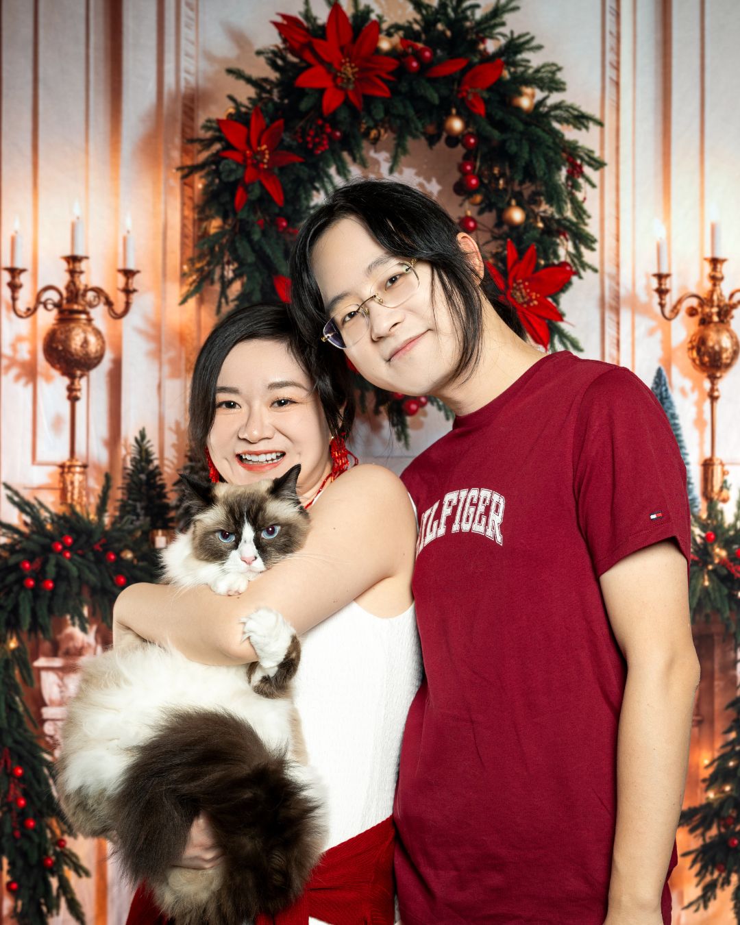 To the families who included their pets in photos this year (like Muffin’s family, pictured) - we appreciate you.
To the pet parents who drove from Wellington, Parkland, Boca, Aventura, and everywhere in between to get photos that matter - thank you.
To everyone who believes their pets deserve professional portraits just like human family members do - you're exactly right.
Merry Christmas from our family to yours. See you in the new year!
🐾
(Mini studio sessions launching soon - DM us if you’re interested!)
#MerryChristmas #ChristmasPets #ToeBeansPhotography #FamilyPhotos #SouthFloridaPets #DogPhotography #CatPhotography #PetParents #FamilyPhotosWithDogs #RescueDog #BocaRatonPets #ParklandPets #HappyHolidays