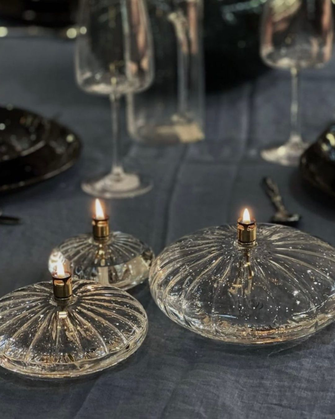 🎄✨ Lampes à huile : éclairez vos fêtes avec style ✨🔥
Disponibles en plusieurs tailles, nos lampes à huile apportent une lumière douce et magique à votre déco de Noël.