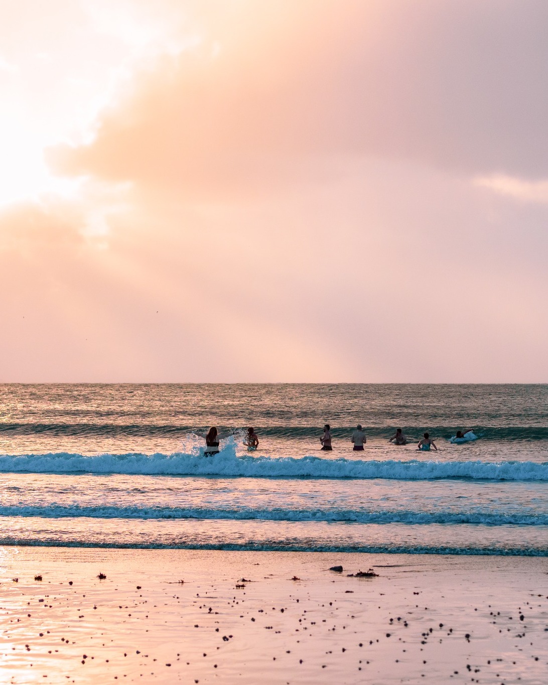 Magical sunrise mornings ✨
Now’s the perfect time of year to catch sunrise at Ty Sawna 🌅
No more 4am alarms to see the sunrise — just slow mornings, golden skies from the sauna windows and coffee as the world wakes up ☕️💛
Book a sunrise sauna via the link in our bio ✨
#wintersauna #sunrisesauna