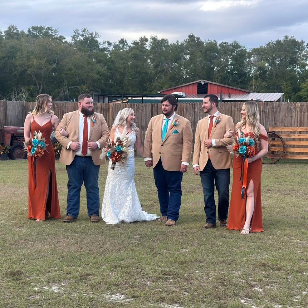 Mikayla & Clayton, thank you for choosing us to officiate your beautiful wedding at J&L Rustic Barn .
It was an honor to be part of your special day. Wishing you a lifetime of love and happiness.