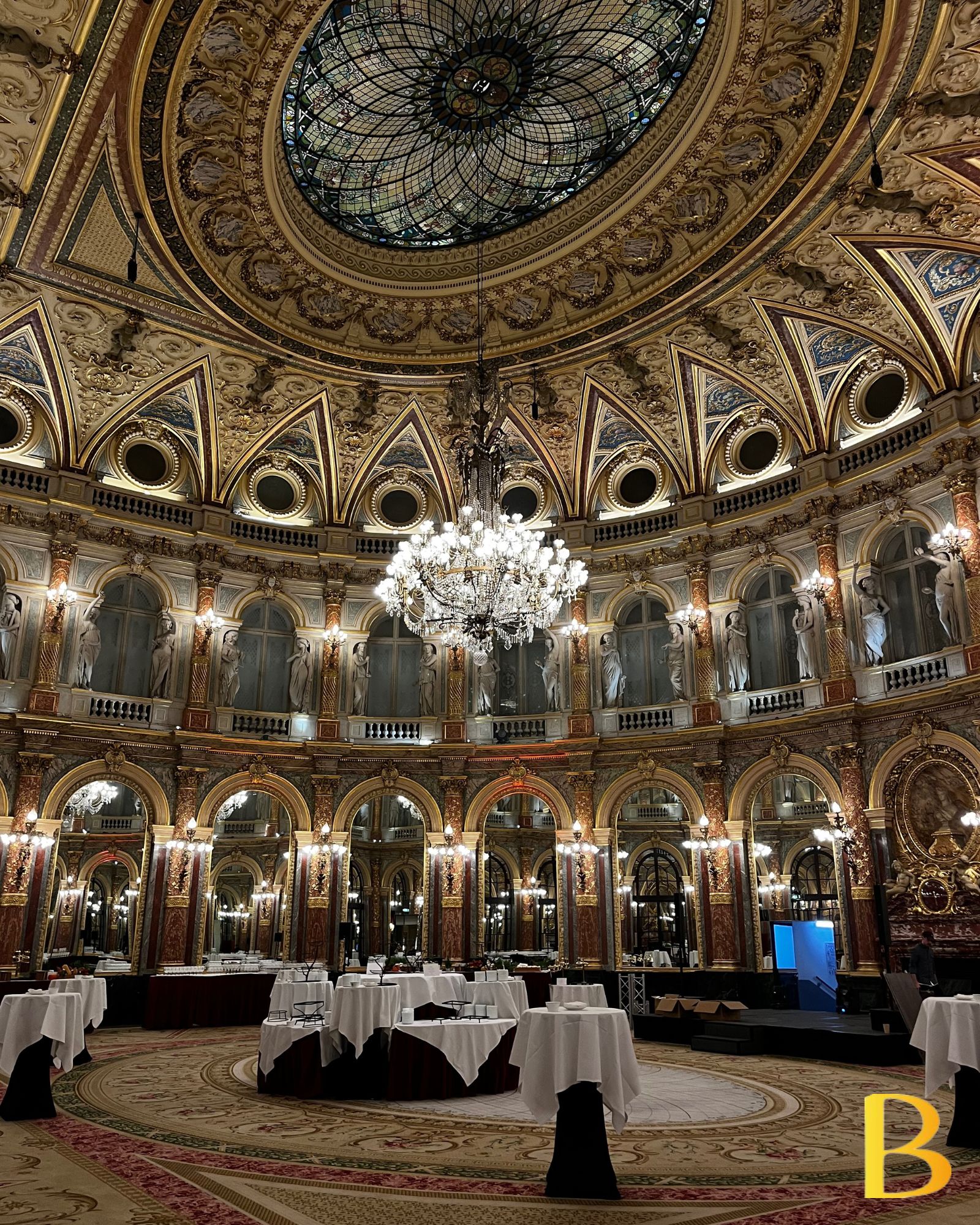 Très beau moment vécu récemment ✨
Ambiance soignée, beaux échanges et surtout de superbes images à la clé.
Toujours inspirant d’assister à ce genre d’événement et de pouvoir en capturer l’énergie.
#agenceévénementielle #evenement #client #soirée #parisfrance #parisbynight