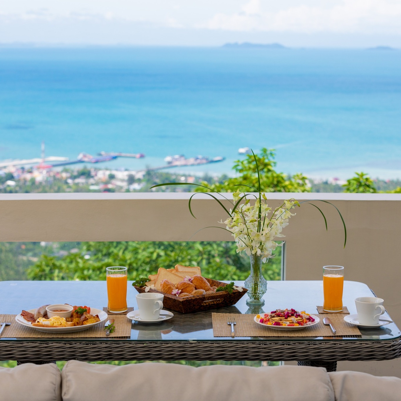 As a guest at Lime Samui, you can enjoy five-star service, including complimentary breakfast and delicious Thai delicacies prepared by your very own private chef ✨
•
•
•
•
•
•
•
•
#limesamui #villasplash #kohsamui #travel2026 #thailand #islandliving #kosamui #samui #kohsamuivilla #thailandtravel #thailandvilla #amazingthailand