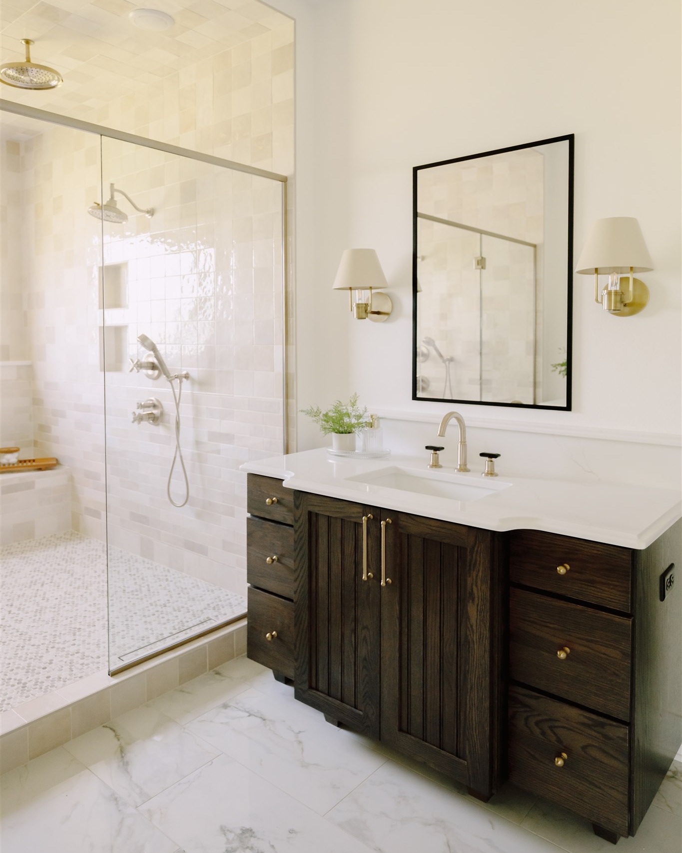 Can we take a moment for this primary bath?
This is just one half of this gorgeous bathroom... Can you imagine how great the rest is?
#dynastyhomes #customhomebuilder #iowahomes #desmoines #luxuryhomes #homeinspo #dreamhome