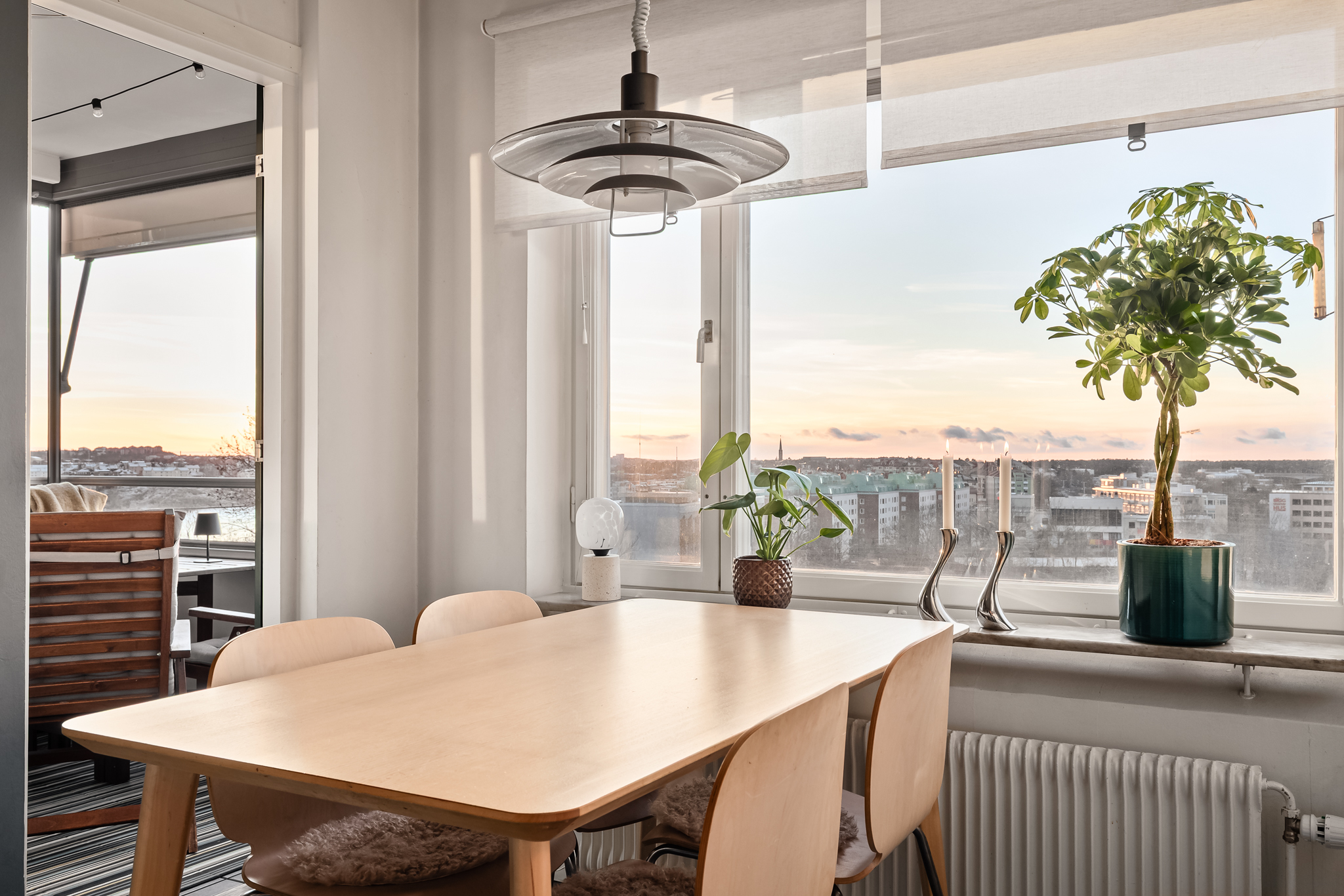 Fyrverkarbacken, Stockholm.
Fotad av @rbk_fotografi,
Redigerad av @chimli.se
.
.
.
#bostadsfotograf #stockholm #mäklarfotograf #interiorphotography #retusch #fastighetsfoto #interiordesign #scandinavianinterior #inredningsinspiration #homedecor #drömhem #interiorinspo #nordichome #interiörfoto #interiör #inredningsdetaljer #homestyling #interiordetails #homeinspo #realestatephotography #bostadsfotografstockholm #norrland #fastighetsfotograf #inredningsdesign #heminredning"