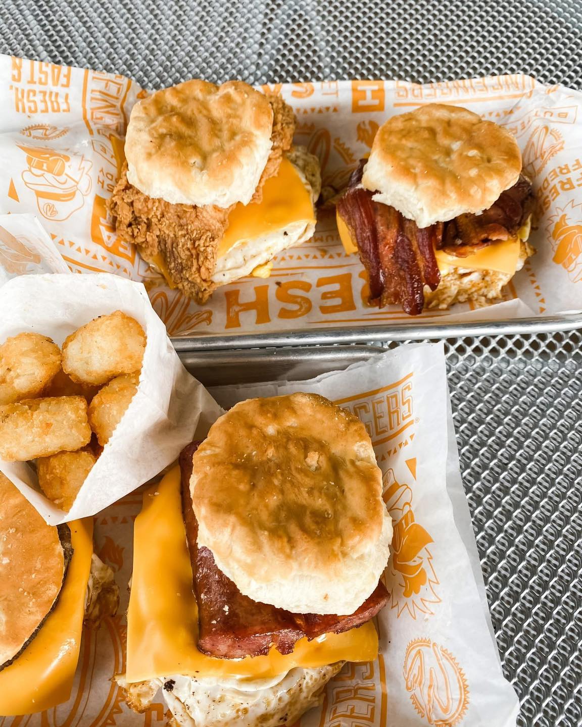 Mornings spent at Wingfingers! 😎 Always served with a fresh, cracked egg, American cheese, and a hot, fresh buttermilk biscuit 😋🍳