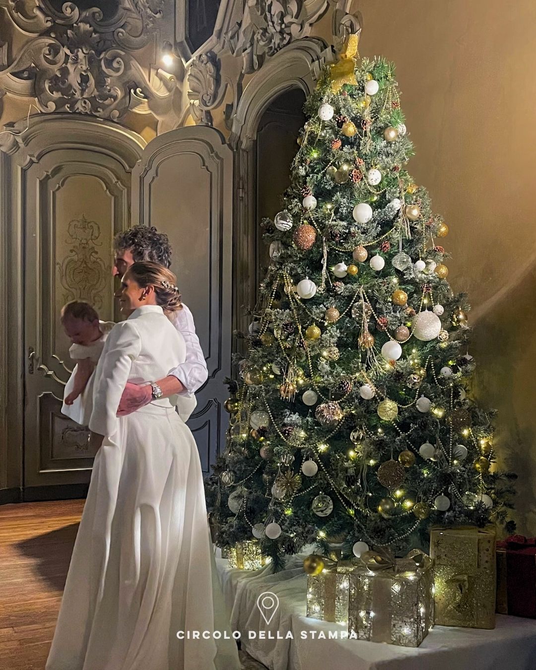 Ogni volta viviamo momenti indimenticabili che ci lasciano senza parole ✨
E dicembre, con la sua atmosfera luminosa e calorosa, rende tutto ancora più magico.
Siamo pronti a trasformare anche il tuo evento in un’esperienza che brilla.
🌐 www.locationwow.com
👉 Contattaci per un preventivo gratuito.
#PopUpLocationWow #EventiTorino #EventiAziendali #EventiDiNatale #AtmosferaNatalizia #LocationEventi #EventDesign #Dicembre #MagiaDiNatale #TorinoEventi