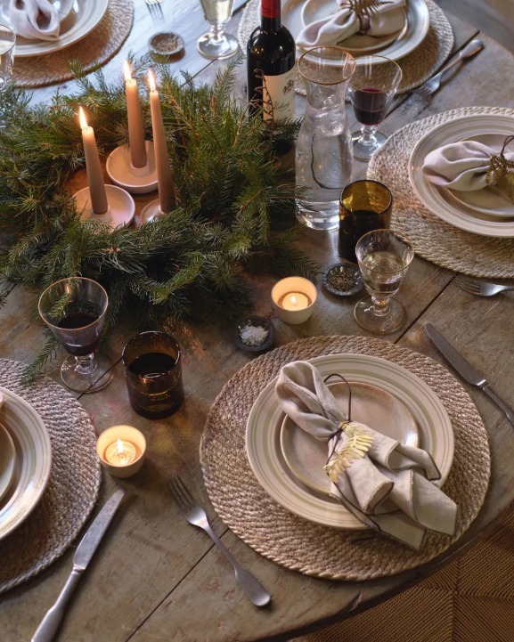 Opening your home at Christmas doesn’t need to be complicated. Let the table do the talking.
Start with a winter palette. Natural wood, winter greens, soft candlelight, and seasonal fruit like pomegranates, pears, and oranges set a warm, grounded tone. Layer in texture with simple dishes, mixed glassware, linen napkins, and subtle metallics.
Keep it organic and unfussy. Skip the tablecloth. Let greenery spill loosely. Scatter fruit, add a few baubles, and build gentle height with candle holders or cake stands.
When winter tones and natural textures lead the way, the table feels effortless, inviting, and deeply seasonal. 🎄✨
Photo Credit: Future & LivingETC
#christmastable
#holidayhosting
#winterpalette
#naturaltablescape
#christmasdecor
#festivetable
#seasonalstyling
#cozychristmas
#holidayinspo
#tablescapeinspo
#organicdecor
#soulfulliving
#artfullydesigned