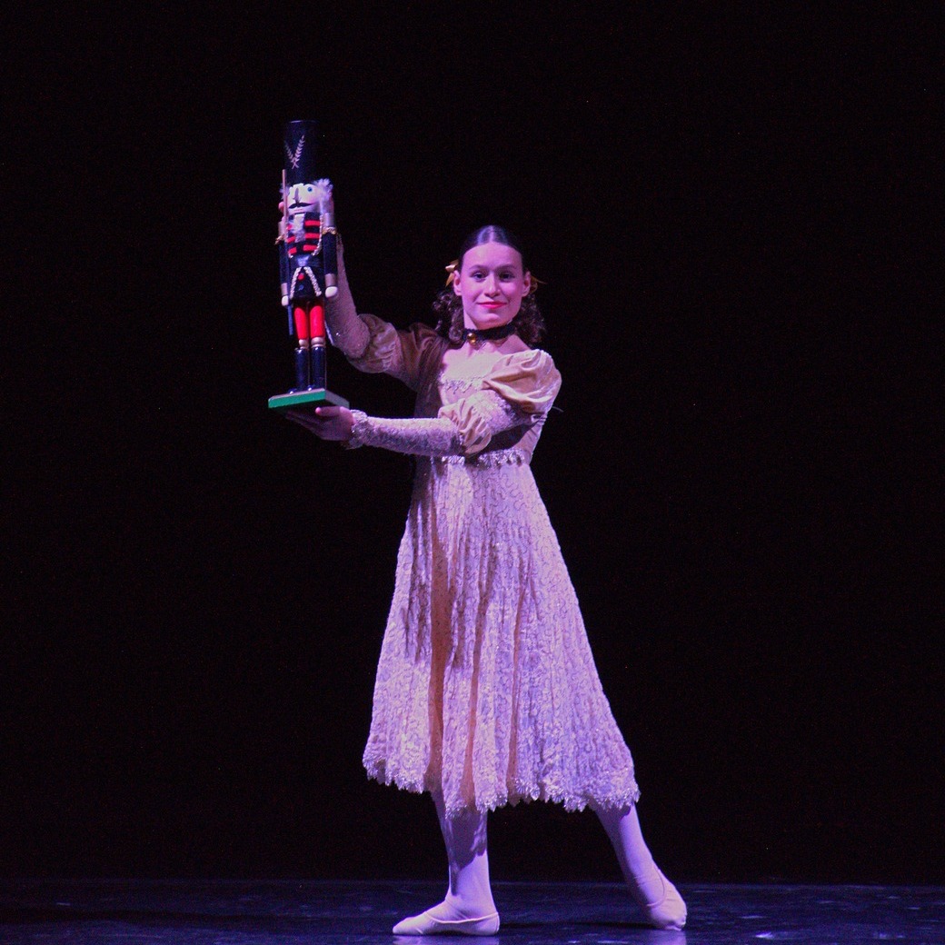 TODAY IS THE DAY! 🎉
Join us Tonight, December 13th at 7 PM and Tomorrow, December 14th at 2 PM at Boyertown High School for THE NUTCRACKER! ❄🎄🩰
🎟Tickets available at www.pottstowndance.com or at the door!
#pottstowndancetheatre #holidayballet #nutcracker #thenutcracker #holidaytime