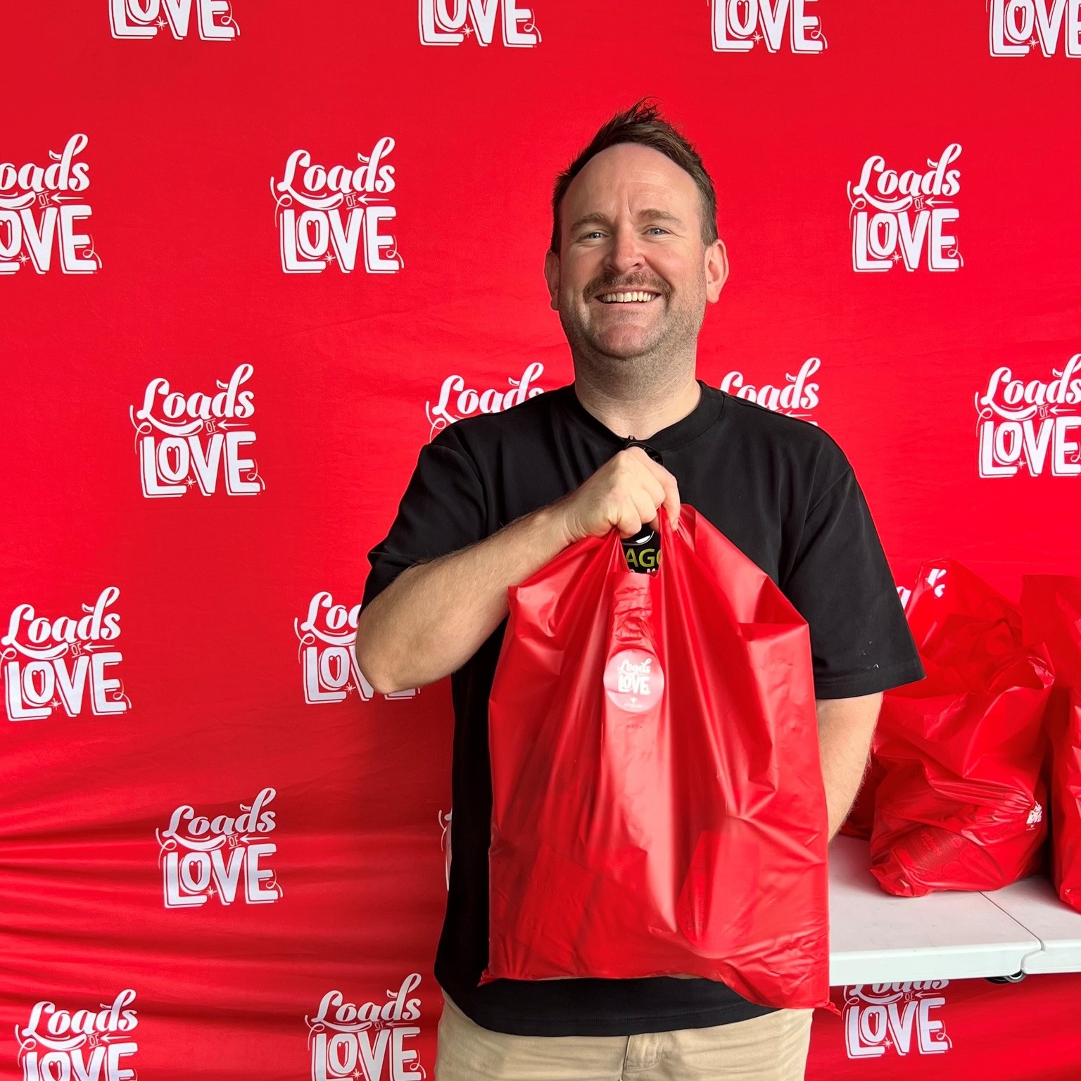 A huge thank you to Paragon Homes for their wonderful support of the 2025 Loads of Love Christmas Appeal.
By generously acting as a collection point and encouraging customers to donate non-perishable food items, Paragon Homes has helped make a real difference for individuals and families in our community who may be doing it tough this Christmas.
Thank you for helping us share the love this Christmas 🎄✨