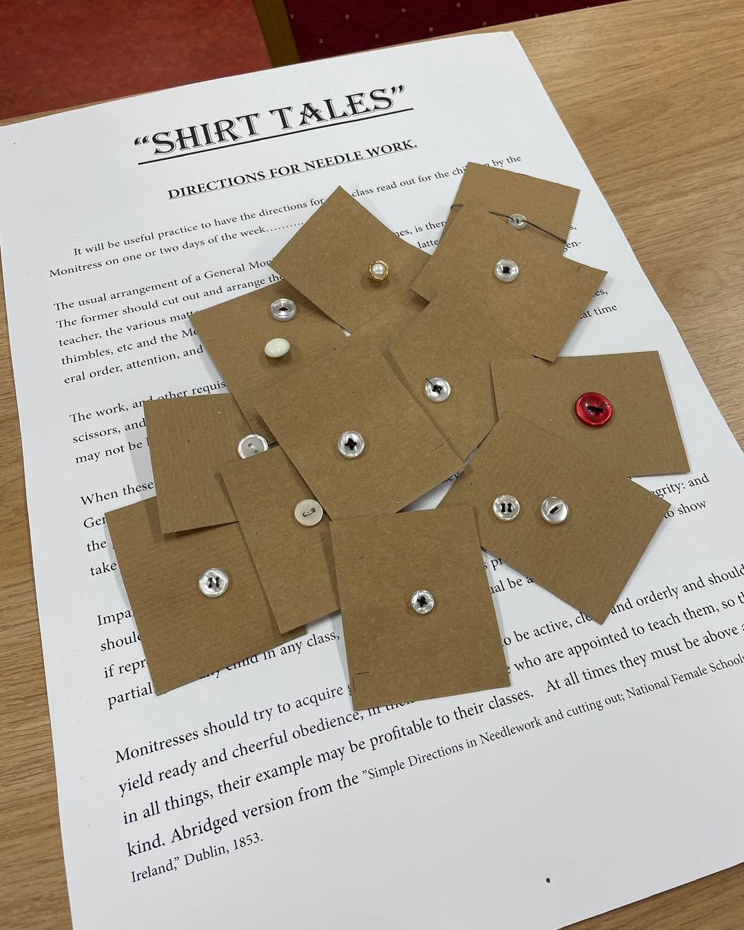 A little shout out to our dear friends at visitderry who brought some industry professionals along today for a Famil visit of this experience. With limited time available we tested the skills of our guests by sewing on a button.
As you can see, everyone did very well! đ
Lovely to see some familiar faces and make new connections.
#shirttalesni #visitderry #firsttimers