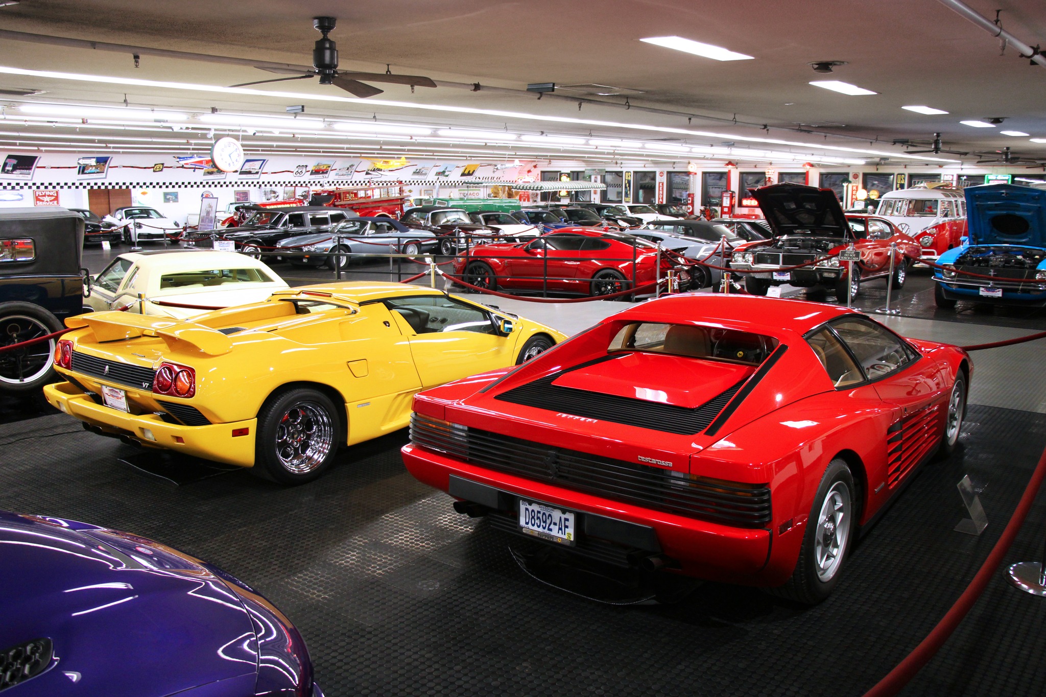 New client: @stlouiscarmuseum 🎉 Collector car sales, vehicle storage and open for tours – my newest client features a diverse display of more than 150 cars inside their spacious facility. Be sure to give them a follow and stay tuned for more pics!
💻 StephenCookMedia.com
#lamborghini #lamborghinidiablo #ferrari #ferraritestarossa #lamborghinis #lambo #ferraris #supercar #supercars #exoticcar #exoticcars #luxurycar #luxurycars #luxurylifestyle #carmuseum #carcollection #collectorcar #collectorcars #classiccar #classiccars #vintagecar #vintagecars #dreamcar #dreamcars #scm2178 #stlouisgram #stlouismo #stlouismissouri #stlouis