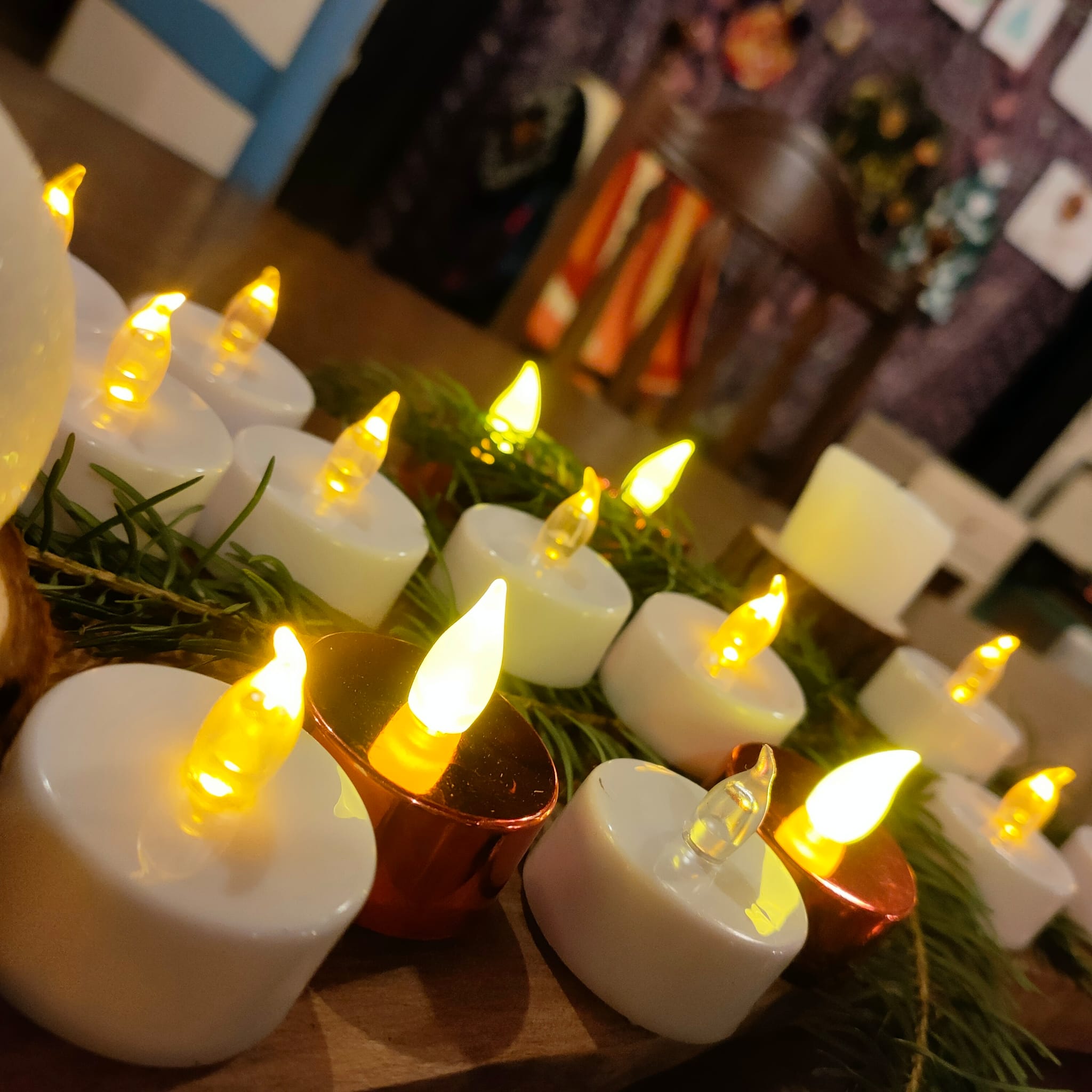 Christmas can be a challenging time for many, especially when we’re missing someone dear. Last night’s Lights of Love with Severn Hospice was a deeply touching and reflective event. Seeing the lights shine in honour of loved ones reminded us that they’re always held close in our hearts during the festive season.
#LightsOfLove #SevernHospice #InLovingMemory #RememberingLovedOnes #ChristmasReflections #YouAreNotAlone #FestiveRemembrance #Newtown #NewtownPowys Severn Hospice