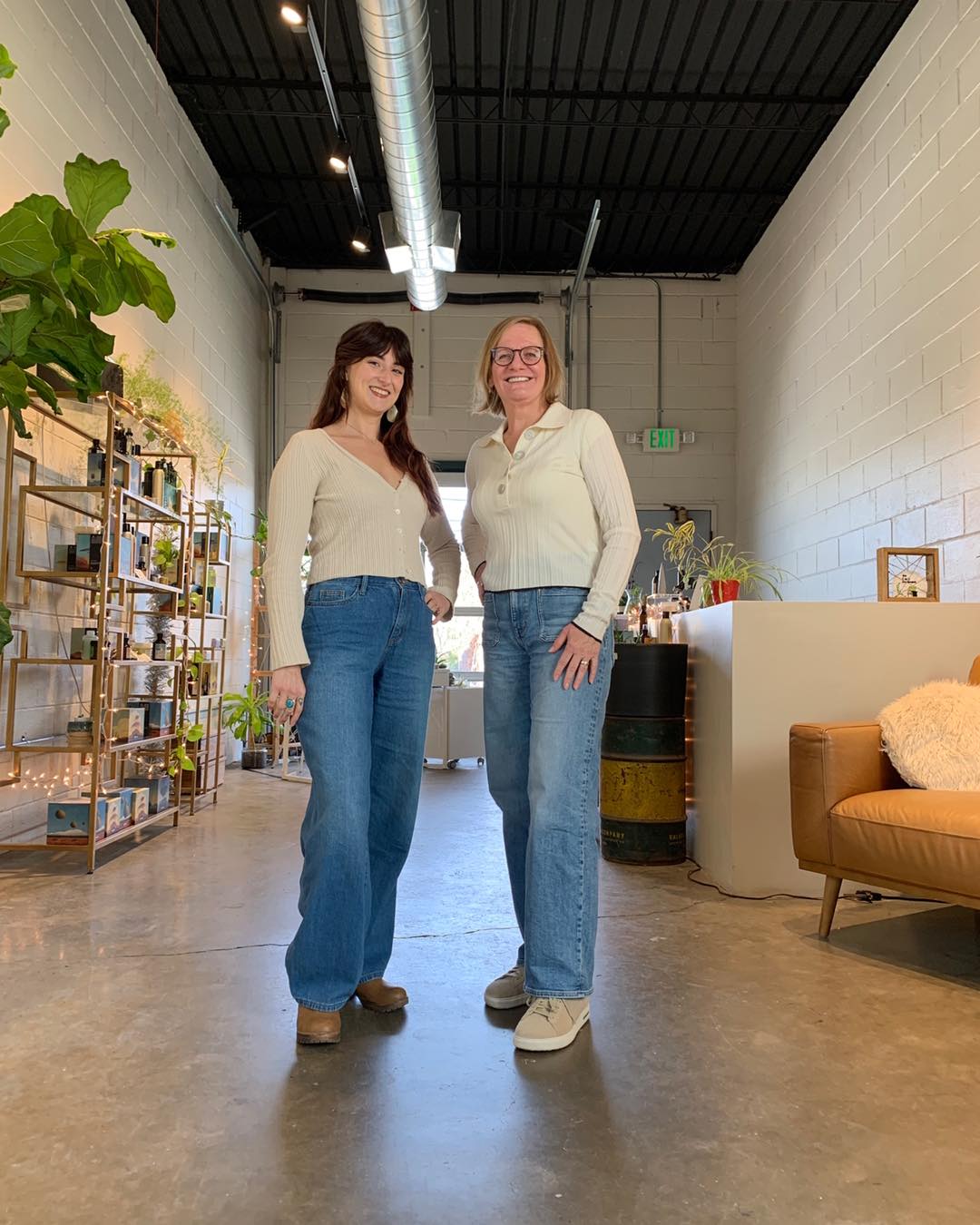 Twinning is winning!
🏆
Maybe these two will start a band!
🍃
#lexingtonhairs #lexingtonhairstylist #sharethelex #commentbelow #sharethelove #lexingtonky #theikimovement