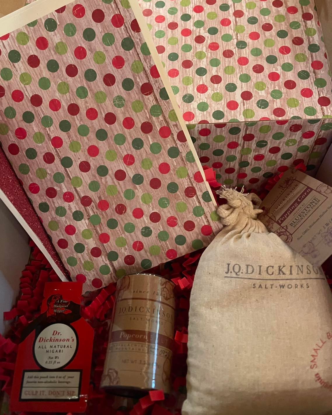 Come check out all of the unique grab and go gift boxes we have available today from 11AM to 5PM.
Most gift boxes are under $40.
Shop local small businesses this weekend they need your support now more than ever!
Sign up for Christmas Apple Pies!
Pick up Wednesday 12/23 & 12/24.