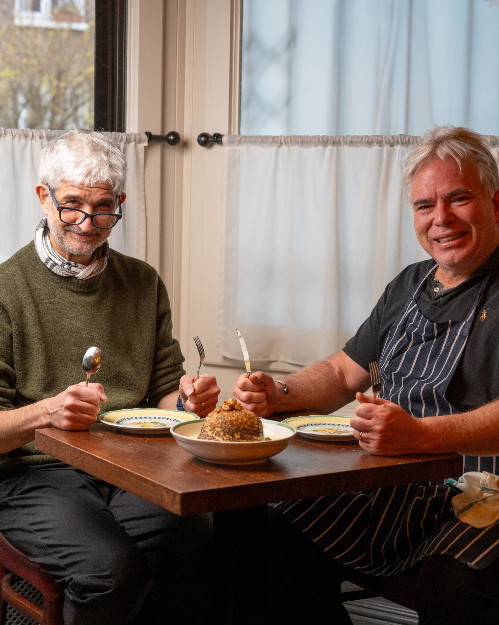 Chef Robert and JC are here, smiling as always - come say bonjour.
There’s Île Flottante waiting for you at the table! 🇫🇷
.
#frenchfood #frenchbistro #crouchend #foodie #londonfoodie