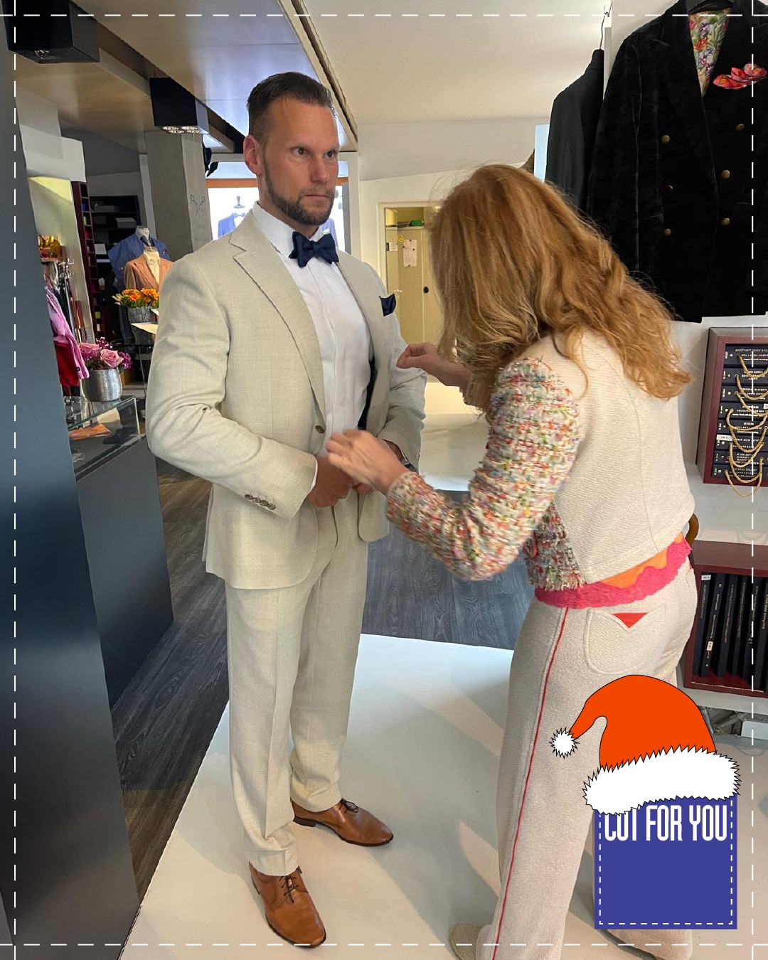 Wenn aus einem Maßanzug mehr wird als nur formelle Kleidung 🕴️ Für eine Hochzeit in Mexiko haben wir diesen Maßanzug gefertigt. Gerade bei internationalen Events zeigt sich, wie wichtig Passform, Materialauswahl und Details sind, um sowohl optisch als auch funktional zu überzeugen. Ein Maßanzug bietet genau diese Flexibilität: Er verbindet Handwerk und Komfort für einen souveränen Auftritt. Wir danken unserem geschätzten Kunden Christian Dubberke für das Vertrauen und wünschen eine unvergessliche Feier.
Übrigens: Mit dem Erwerb von Maßbekleidung tragen Sie dazu bei, unsere Umwelt zu entlasten. Bei Cut For You wird kein Kleidungsstück produziert, das nicht auch den Weg zu Ihnen, unseren geschätzten Kunden, findet. Das Vernichten von riesigen Mengen nicht verkaufter Kleidungsstücke nach jeder Saison entfällt bei uns. Hinzu kommt, dass Ihnen unsere Kleidungsstücke durch eine hochwertige Fertigung und besten Materialien lange Freude bereiten werden. Maßbekleidung ist gelebte Nachhaltigkeit.
Cut For You ist Berlins Maßbekleider für Damen und Herren - im Regierungsviertel seit 2003. Wir sind stolz darauf, mehr als 6.000 Kunden betreuen und von unserem ausgezeichneten Preis-Leistungsverhältnis überzeugen zu dürfen. Neben einer persönlichen Beratung setzen wir auf die Unterstützung von 3-D-Bodyscannern, um eine perfekte Passform Ihrer Maßbekleidung zu erzielen.
Wir freuen uns auf Sie! Vereinbaren Sie gleich Ihre ganz persönliche Beratung unter 030-28099981 oder unter cutforyou.com/terminvereinbarung
#cutforyou #berlin #maß #madetomeasure #mtm #maßhemd #maßanzug #mode #herrenmode #damenmode #luxus #individual #mitte #regierungsviertel #3dbodyscanner #3d #bodyscanner #cut #frack #smoking #vanlaack #scabal #gentleman #maßtage #blackfriday #angebot #gutschein